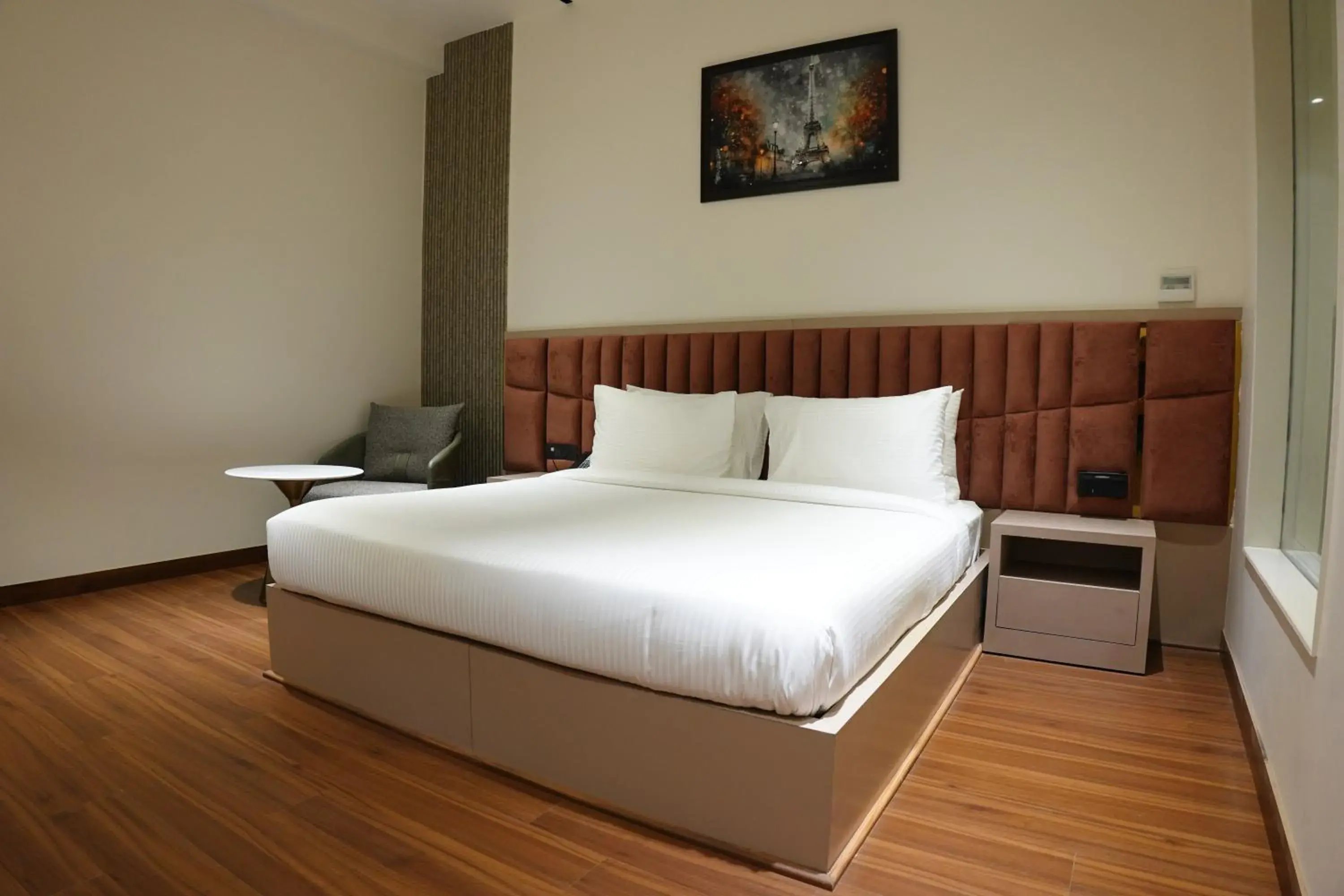 Bedroom, Bed in The Pearl Petal Bedroom, Bed in The Pearl Petal