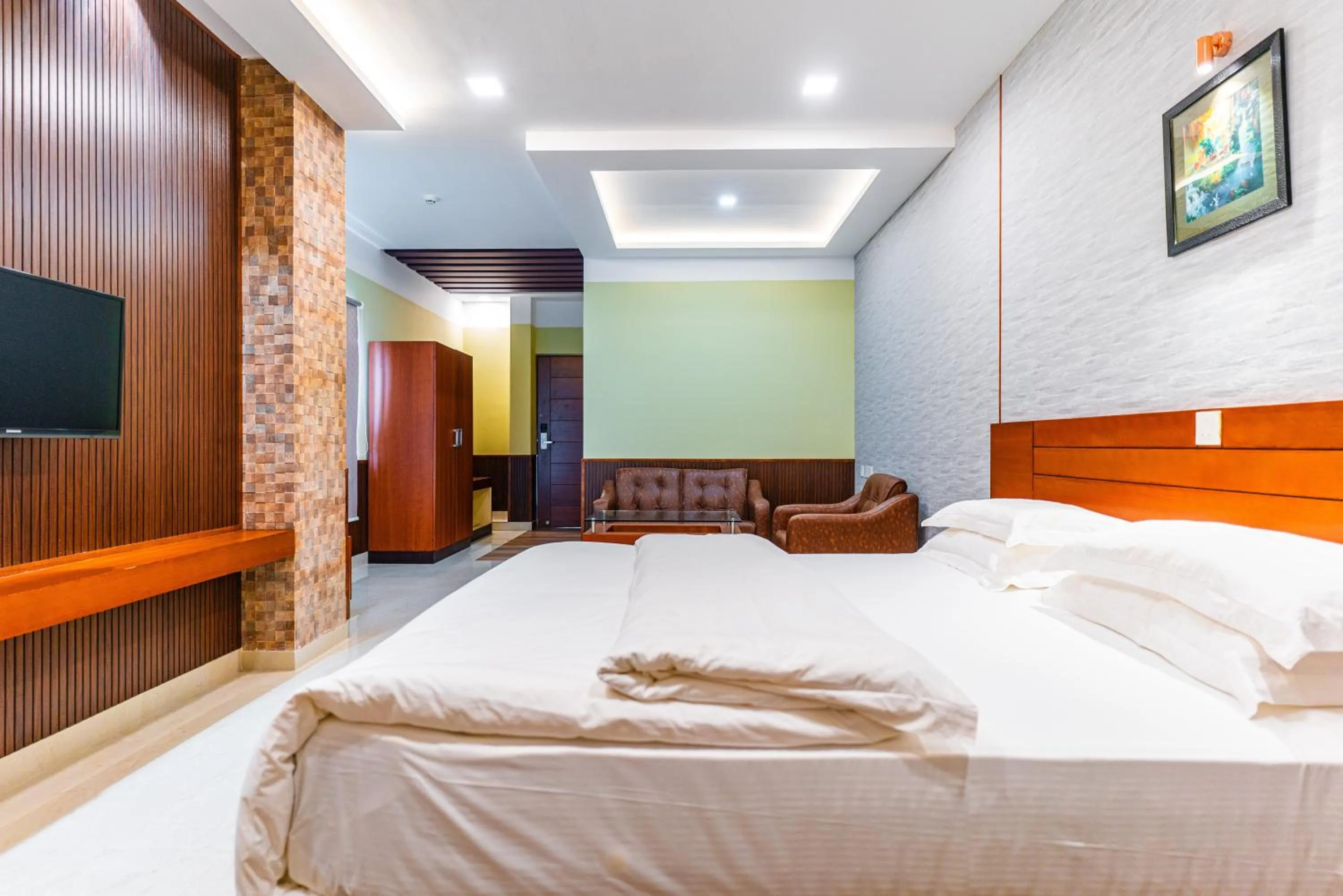 Bedroom, Bed in Misty Rock Hotels