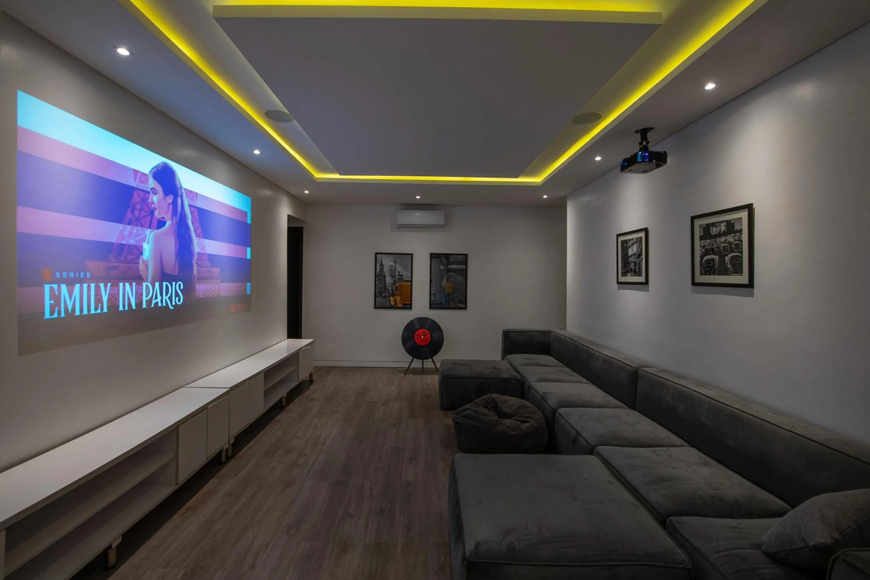 Communal lounge/ TV room in George Residence Lekki