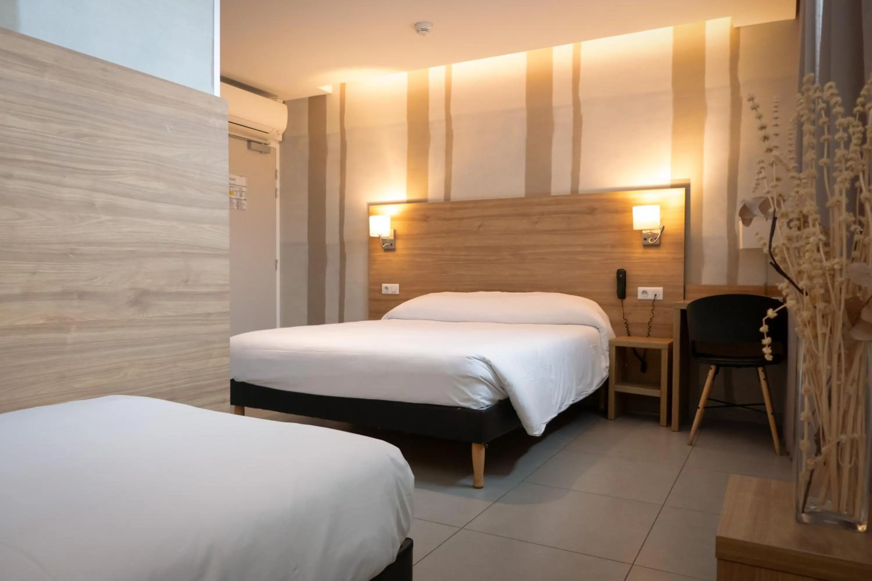 Bed in Hôtel de la gare