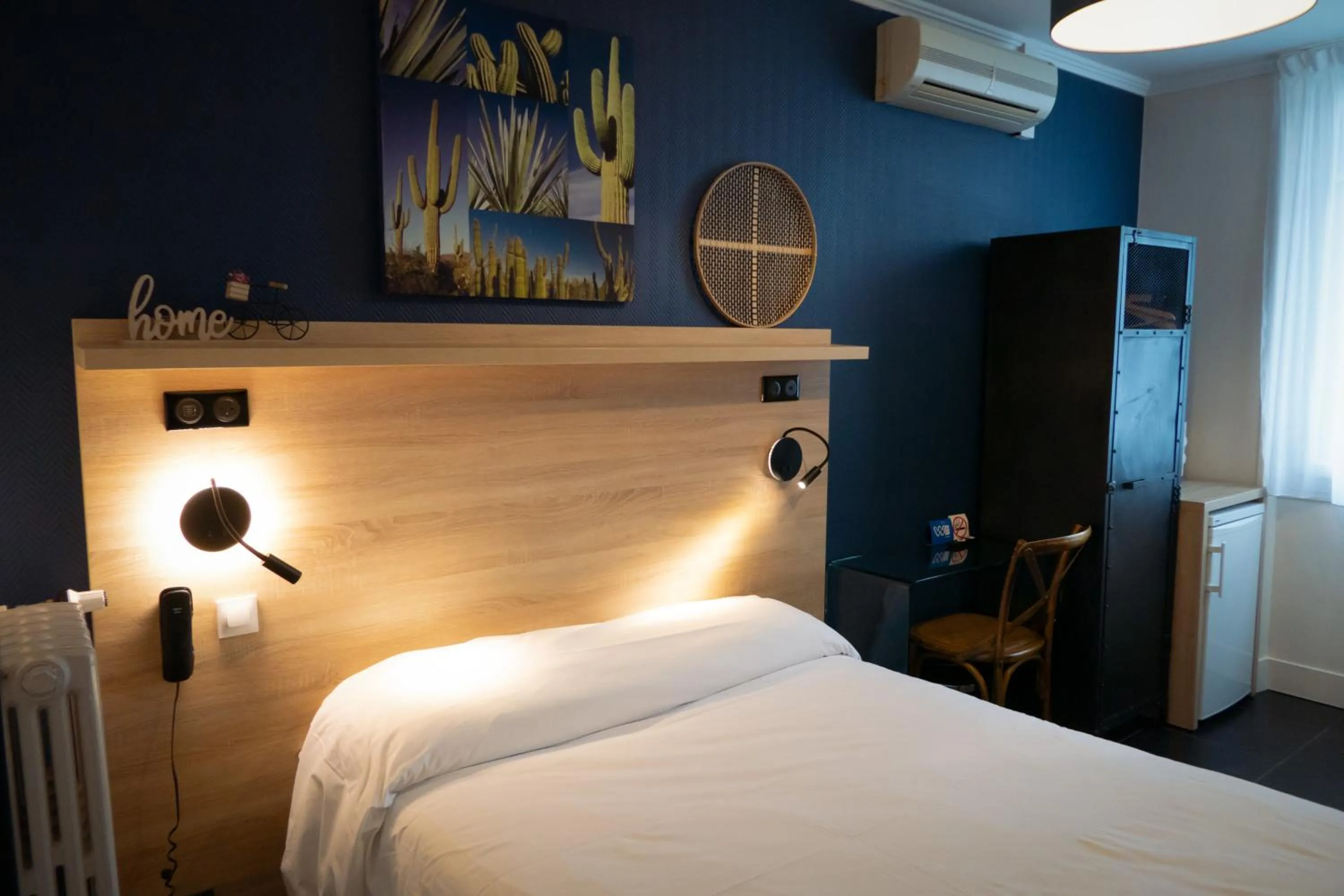 Bed in Hôtel de la gare