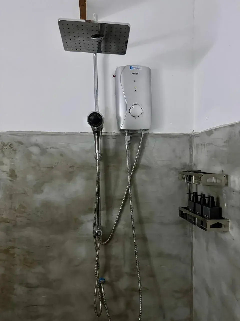 Shower in Babybong Koh Rong Shower in Babybong Koh Rong