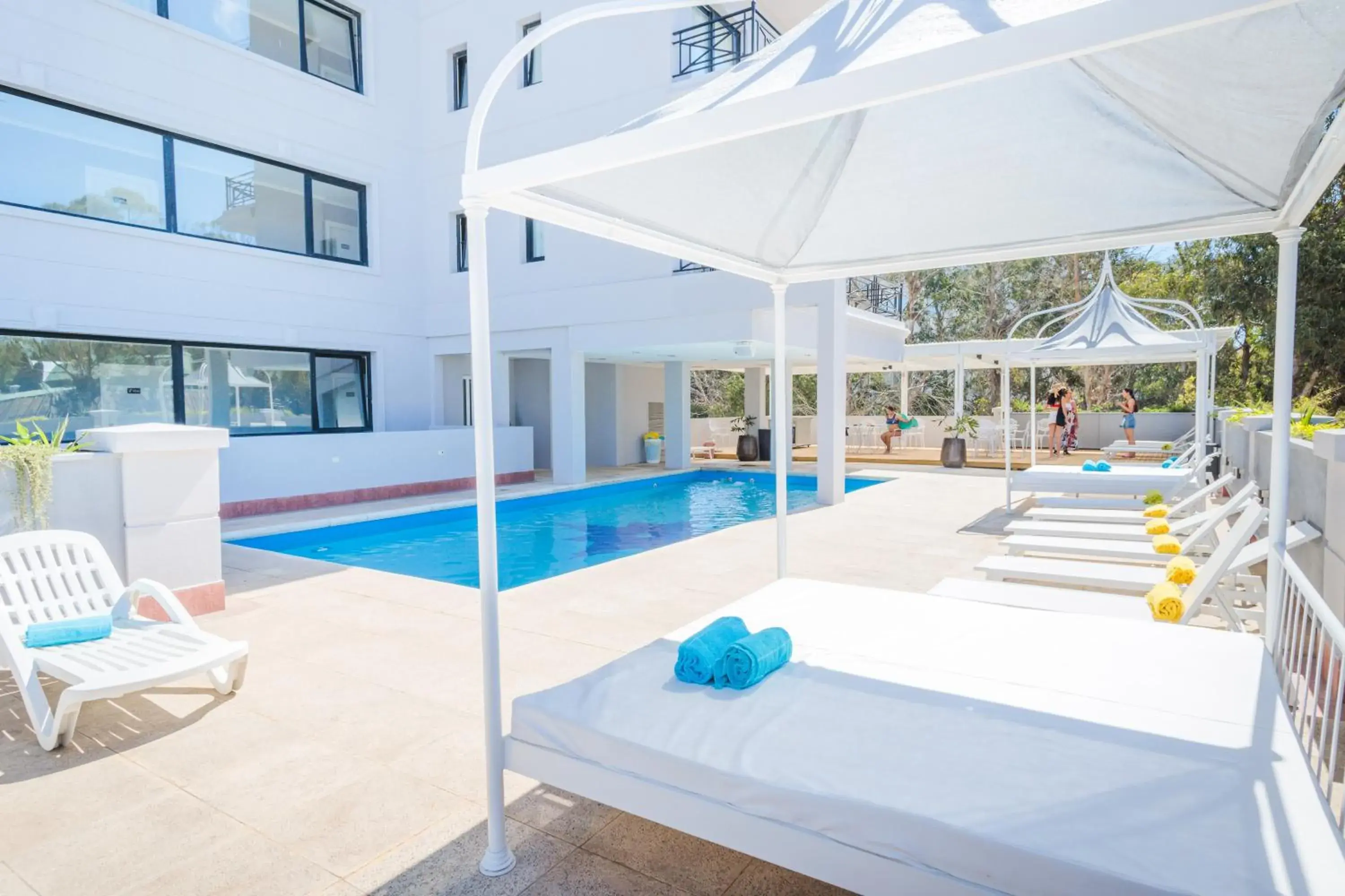 Swimming pool in Garden Suites Pinamar Swimming pool in Garden Suites Pinamar