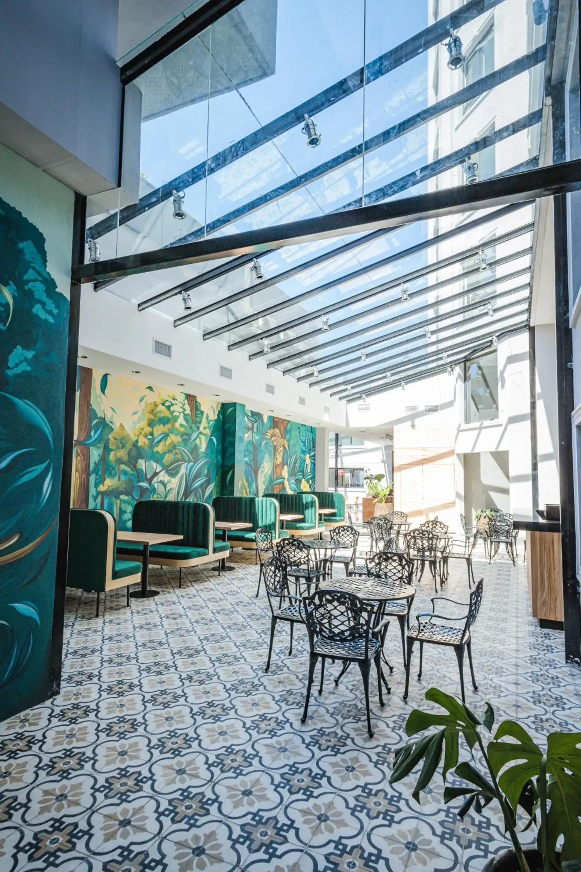 Lounge or bar in Garden Suites Pinamar Lounge or bar in Garden Suites Pinamar