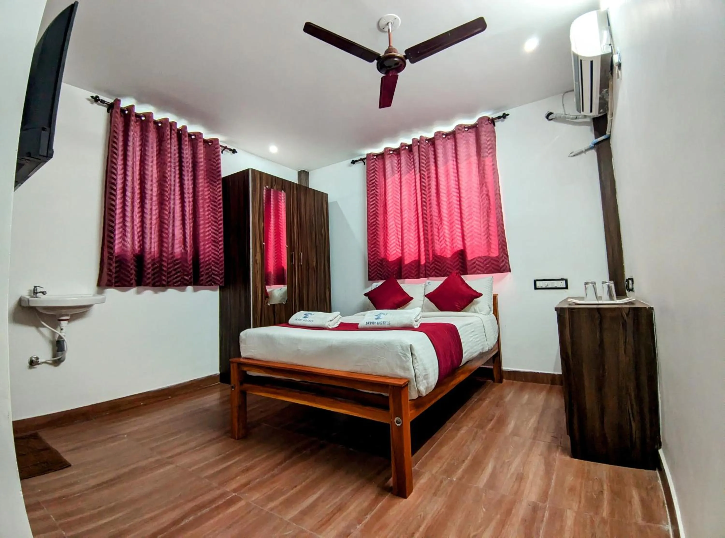 Bed in Skyry Hotels Singanallur
