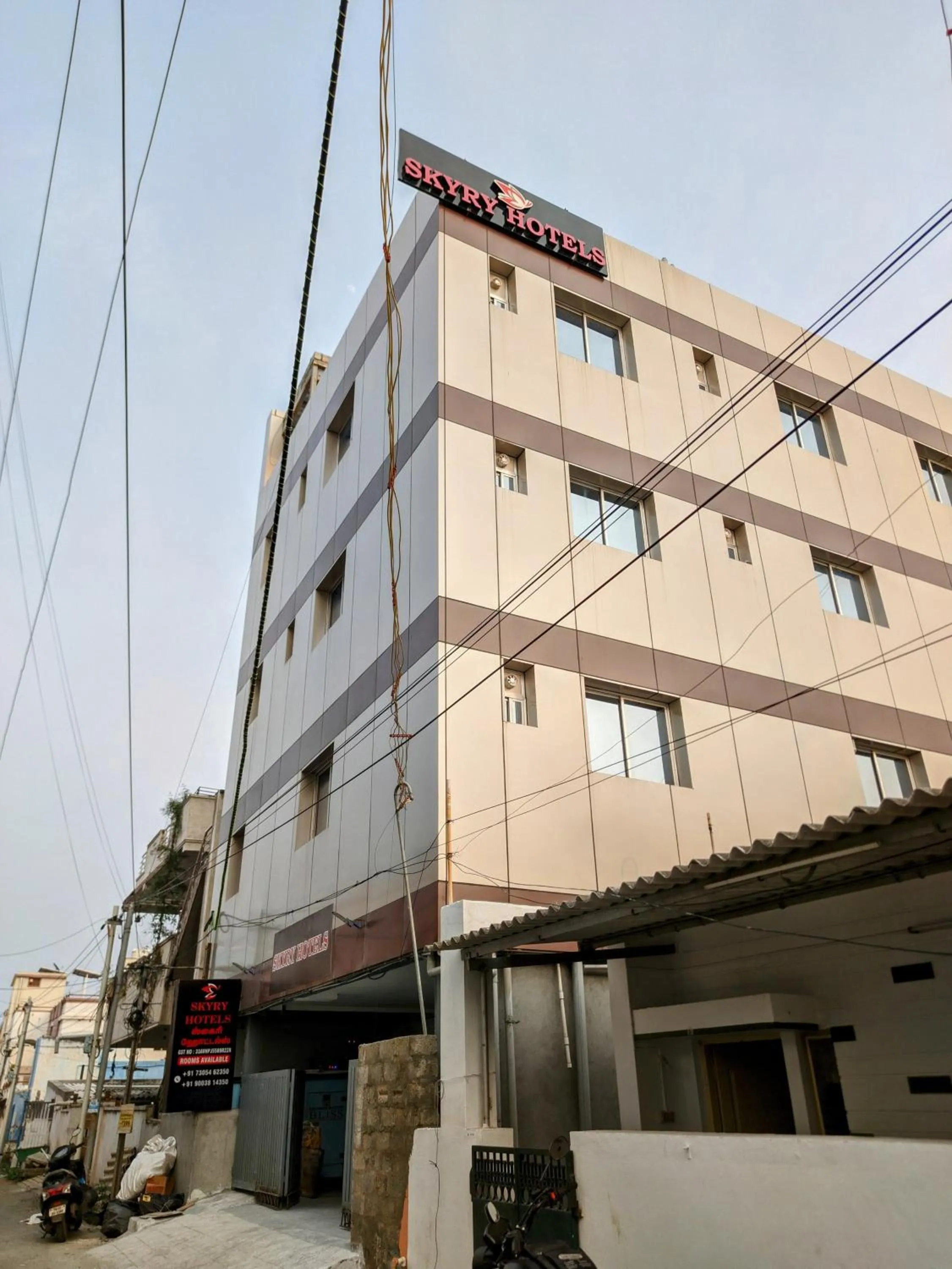 Skyry Hotels Singanallur