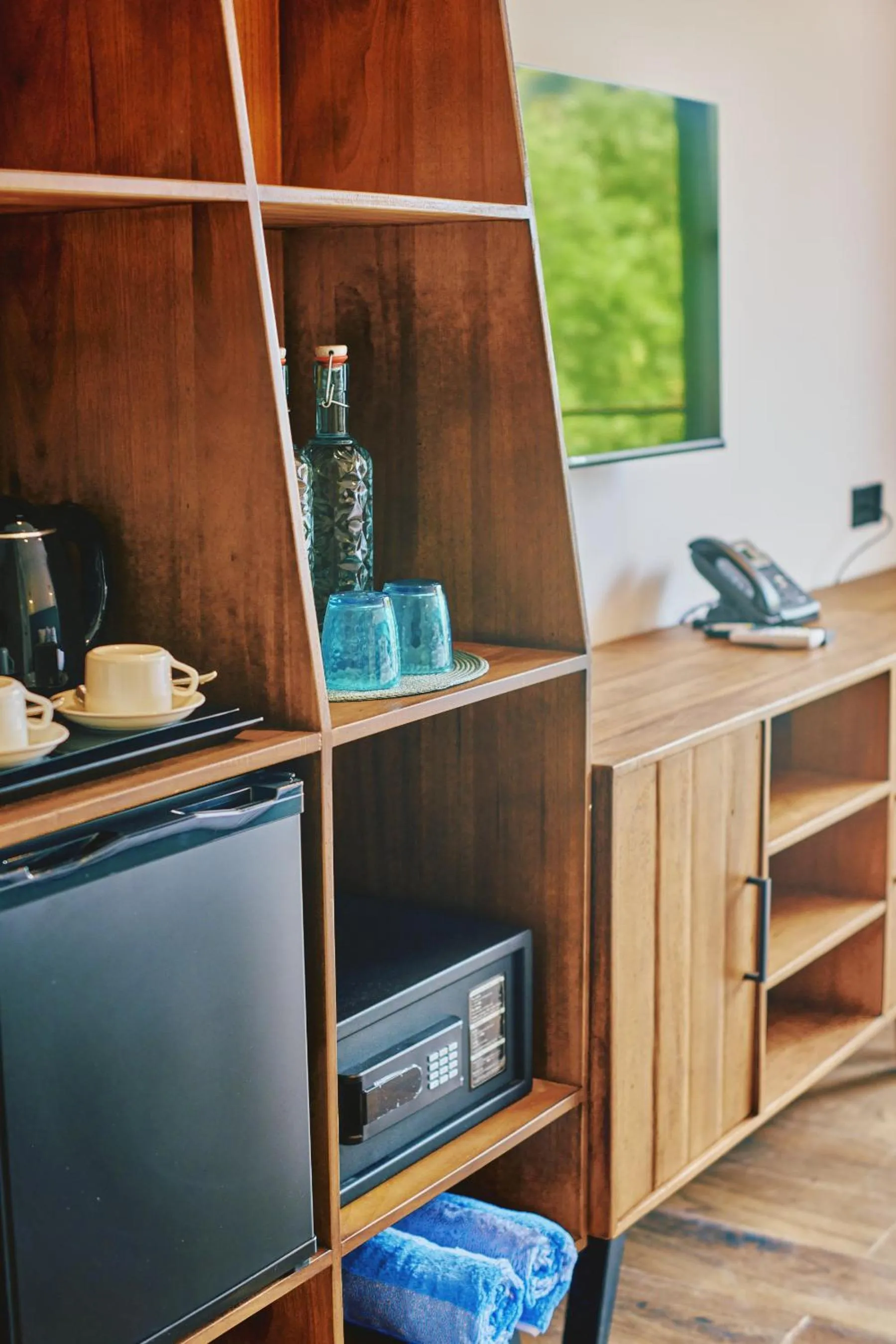 Coffee/tea facilities in Beach Hotel Dhigurah