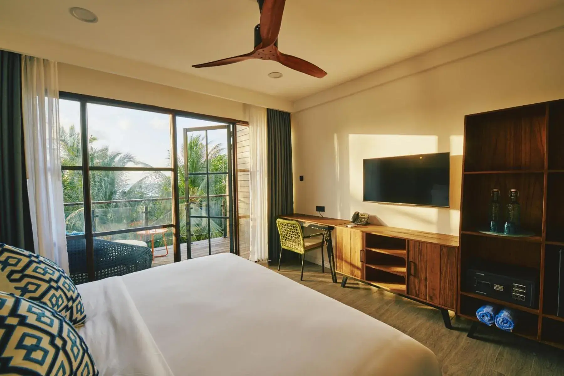 Bed in Beach Hotel Dhigurah Bed in Beach Hotel Dhigurah