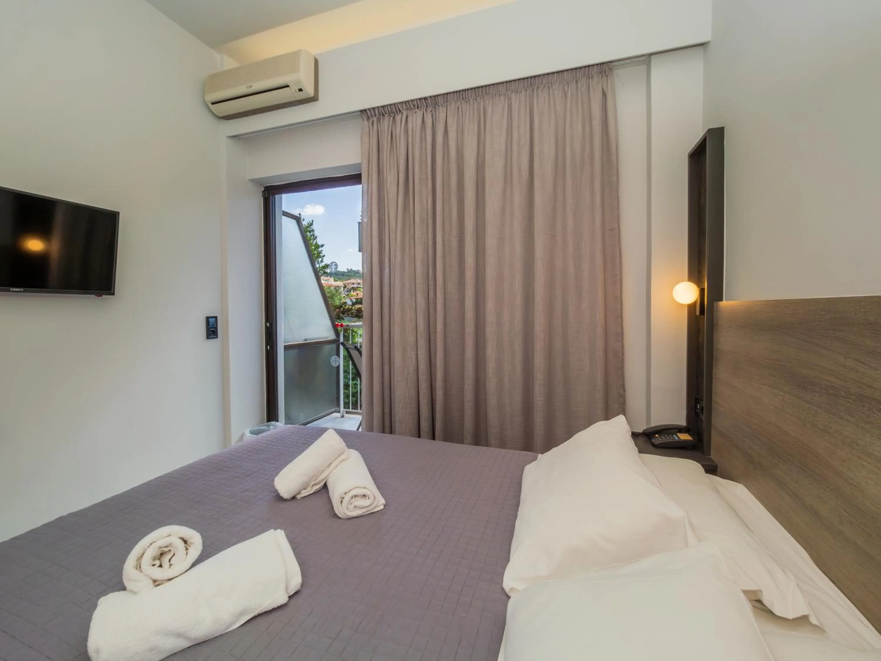 Double Room in Finikounda Hotel