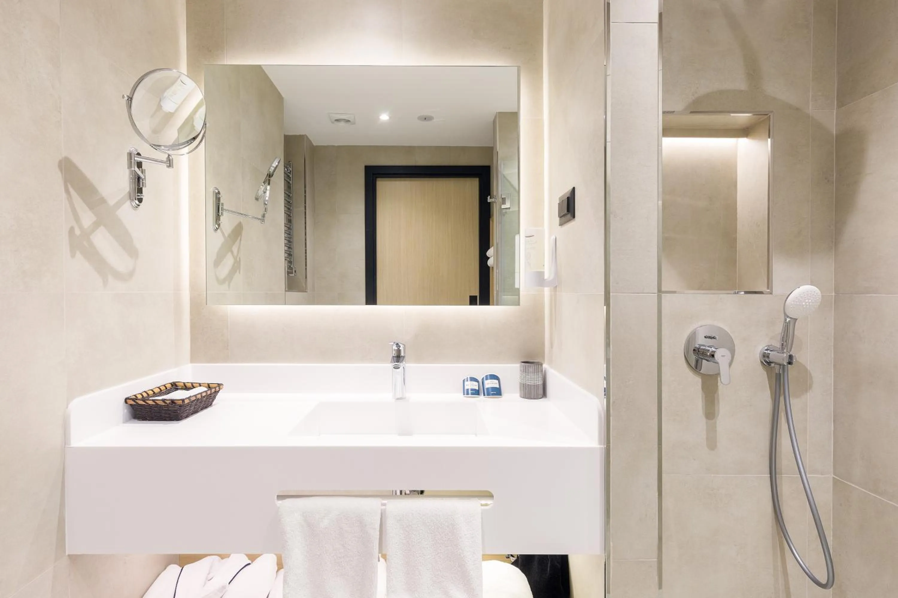 Bathroom in Regnum Banya Thermal Hotel