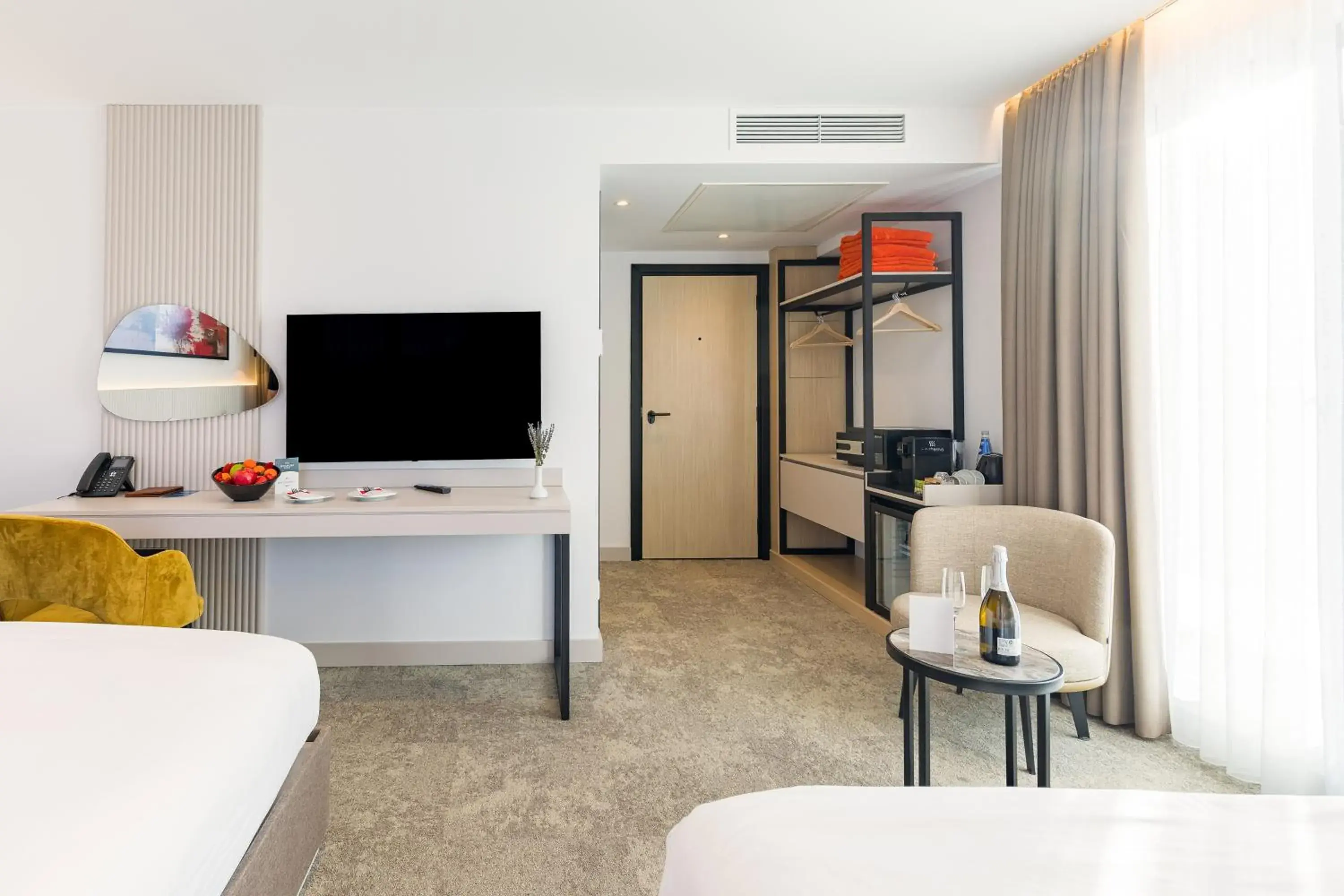 TV and multimedia, Bed in Regnum Banya Thermal Hotel TV and multimedia, Bed in Regnum Banya Thermal Hotel