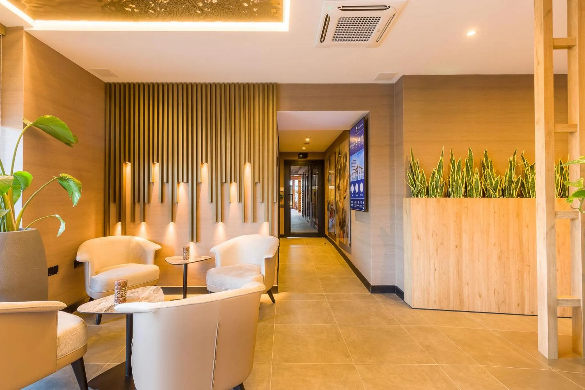Lobby or reception in Regnum Banya Thermal Hotel