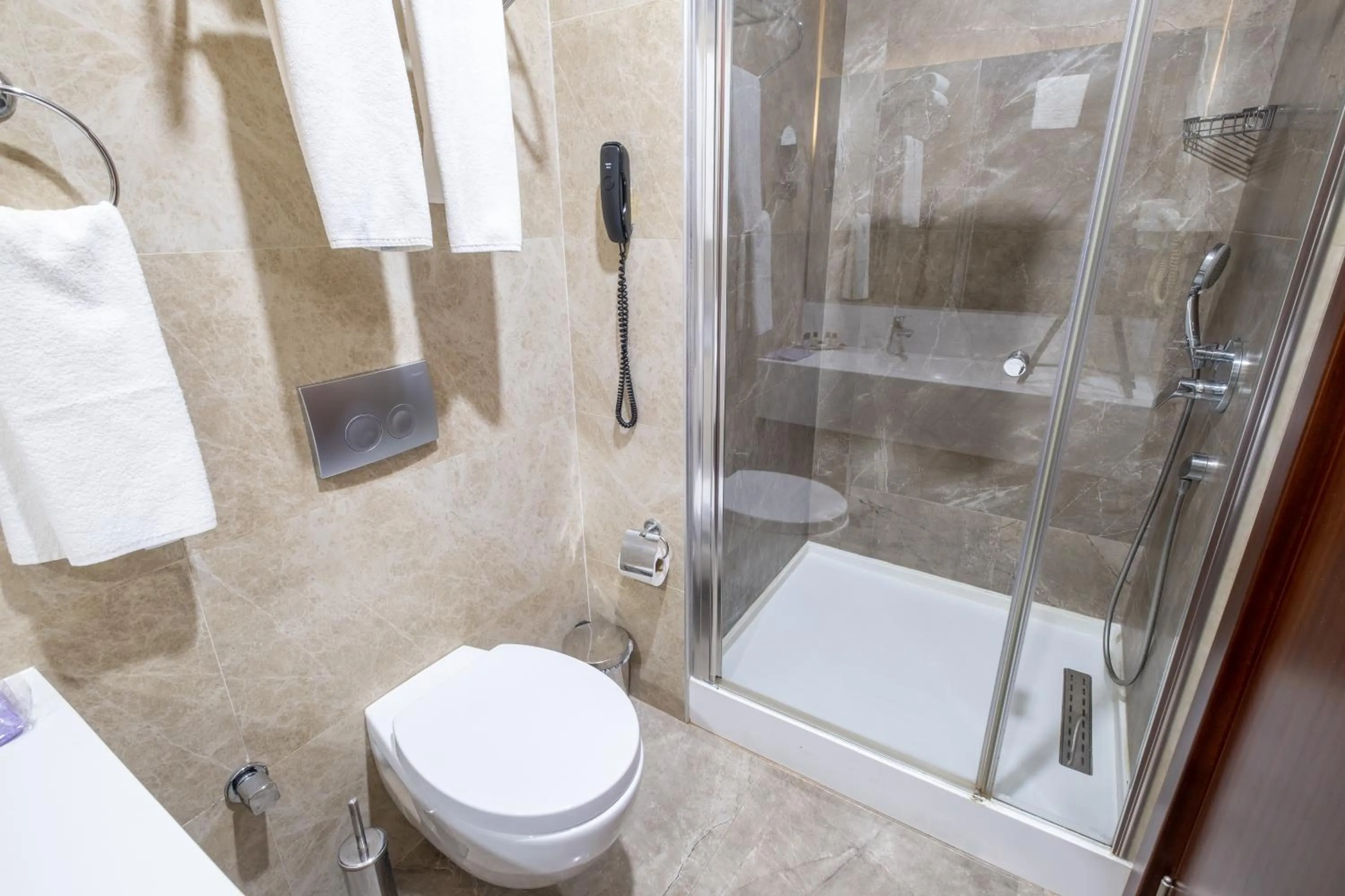 Shower in Park by Clover Nişantaşı Harbiye Şişli