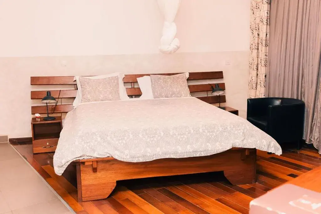 Bed in 5 Swiss Hotel Bed in 5 Swiss Hotel