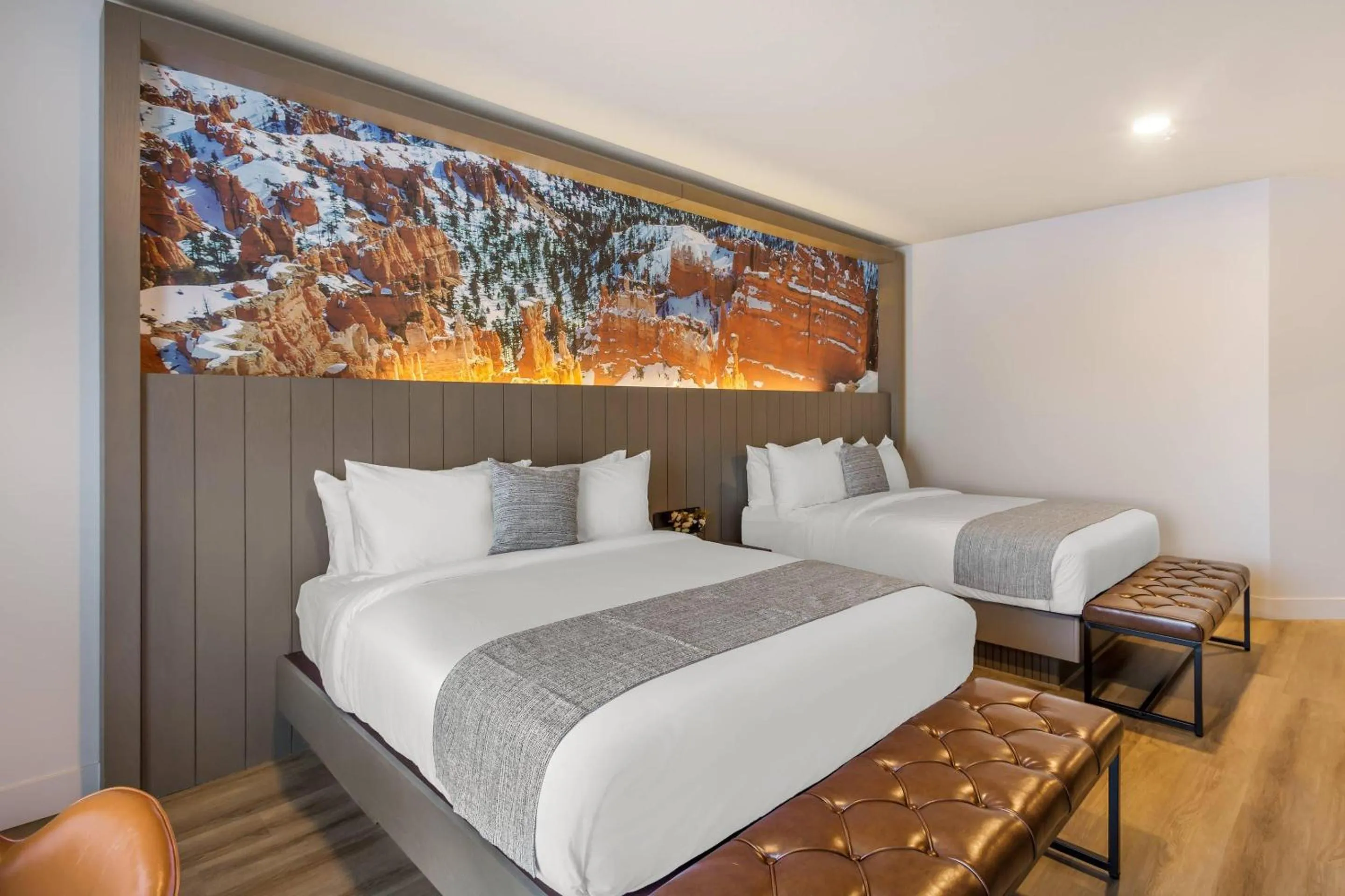 Bedroom, Bed in The Valor, an Ascend Collection Hotel