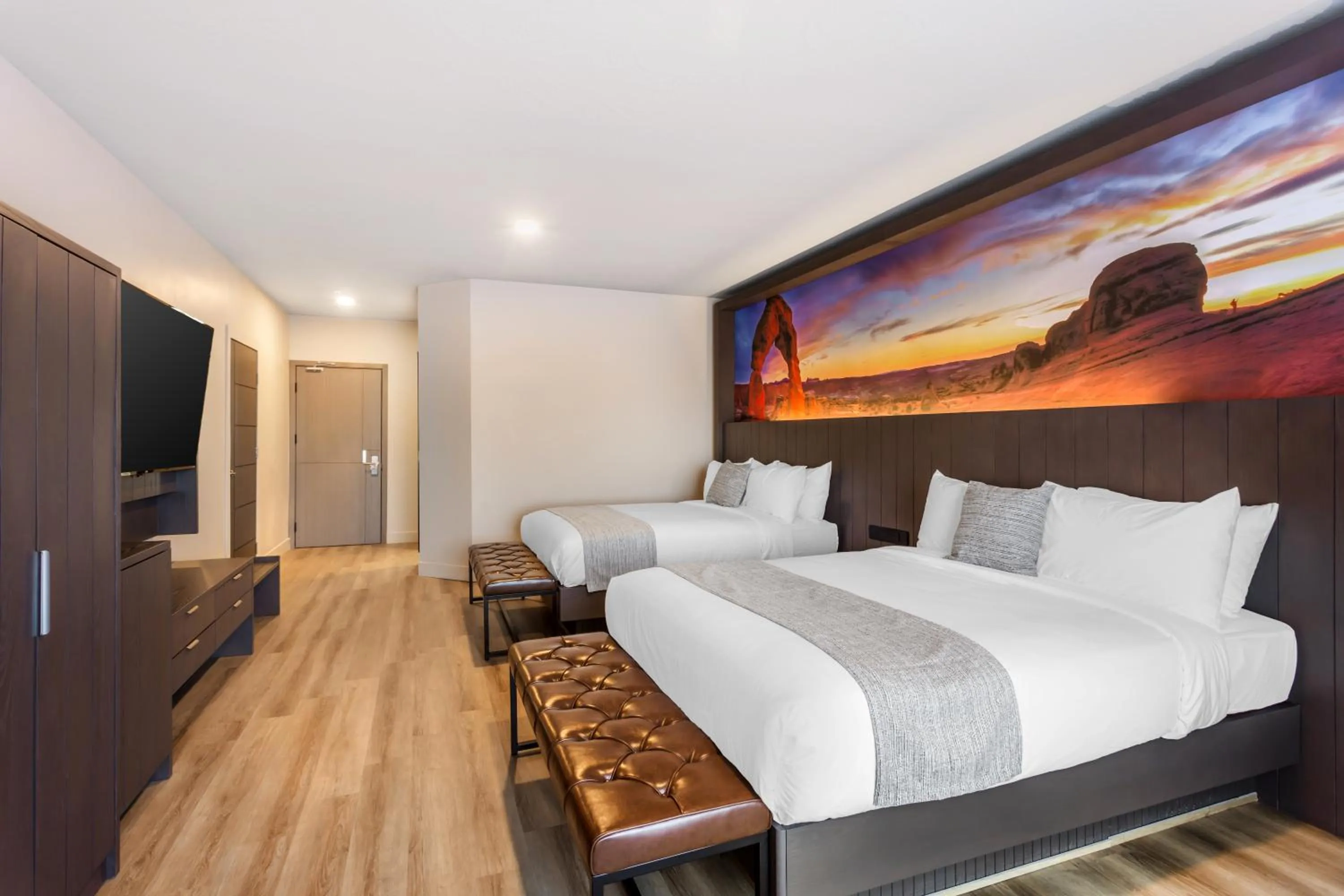Photo of the whole room, Bed in The Valor, an Ascend Collection Hotel