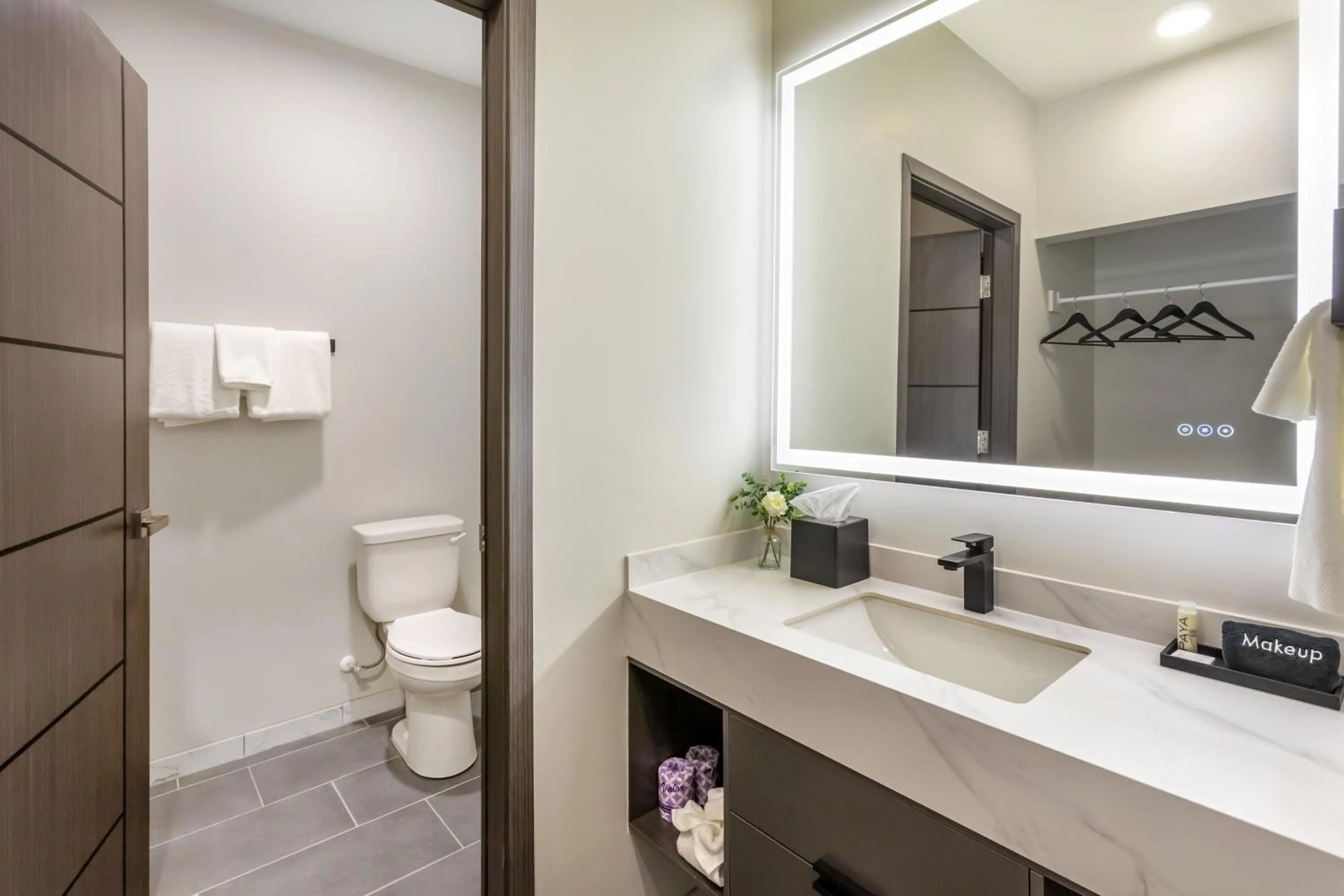 Bathroom in The Valor, an Ascend Collection Hotel