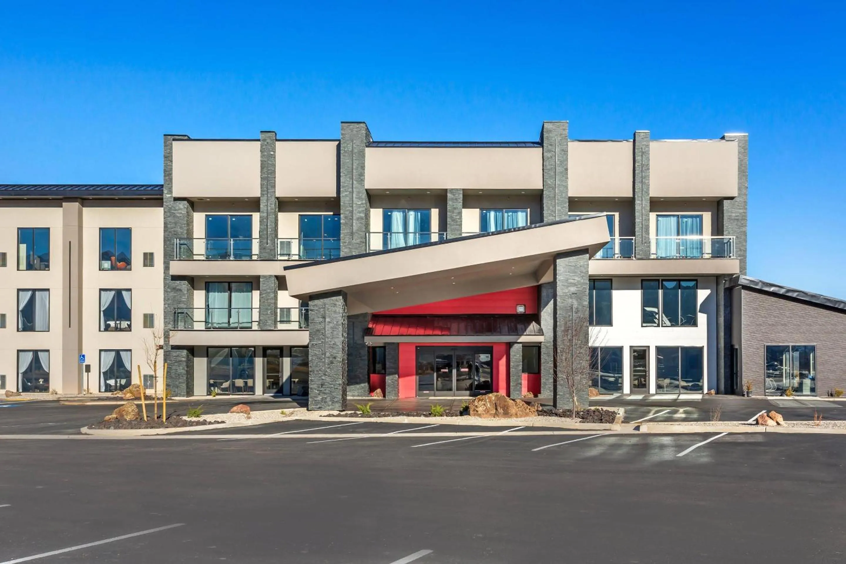 Property building in The Valor, an Ascend Collection Hotel