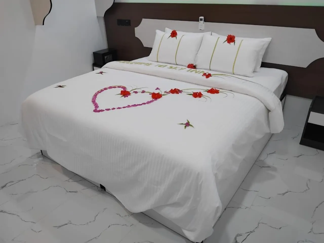 Bedroom, Bed in Skyinn omadhoo