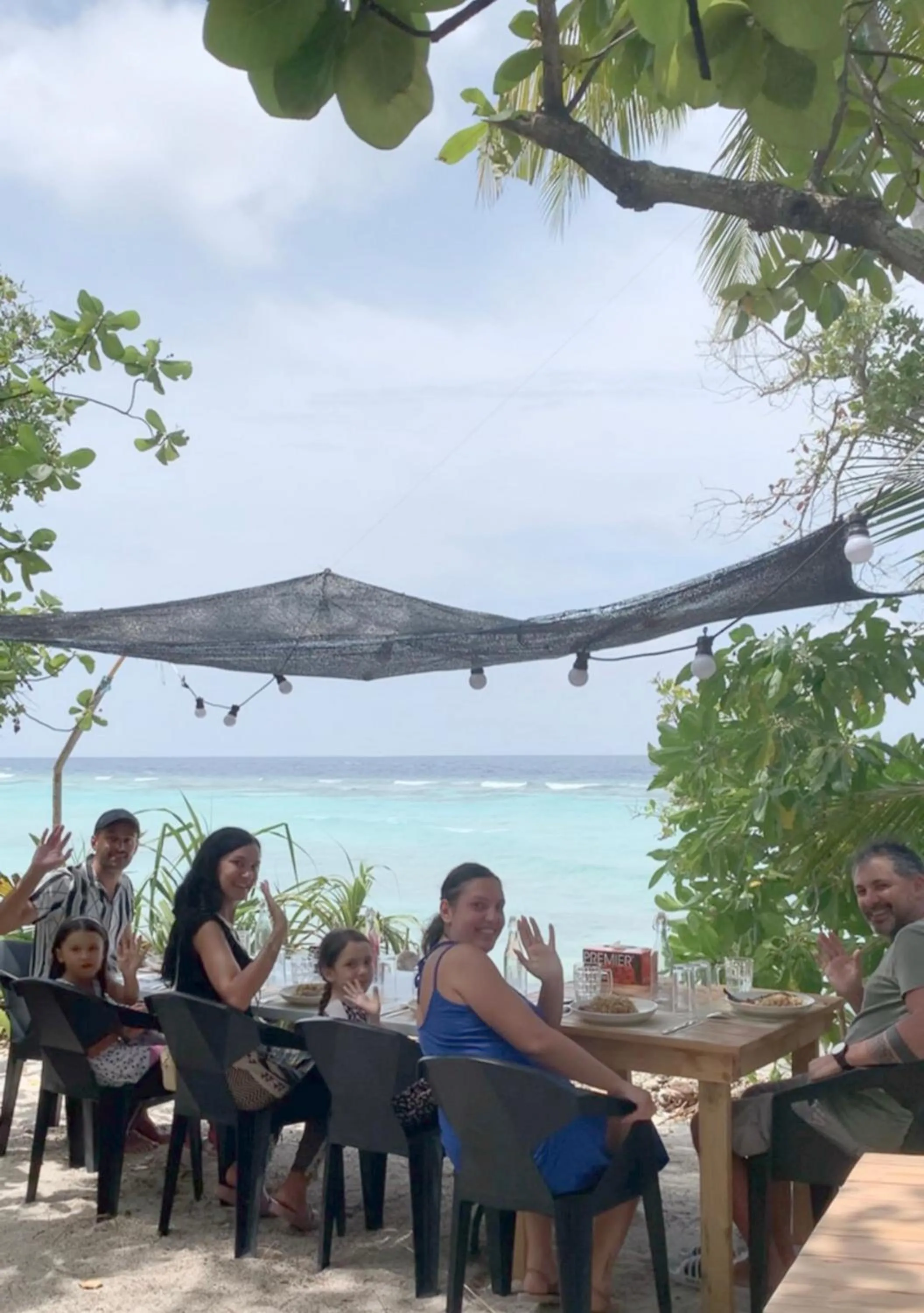 Restaurant/places to eat in Skyinn omadhoo