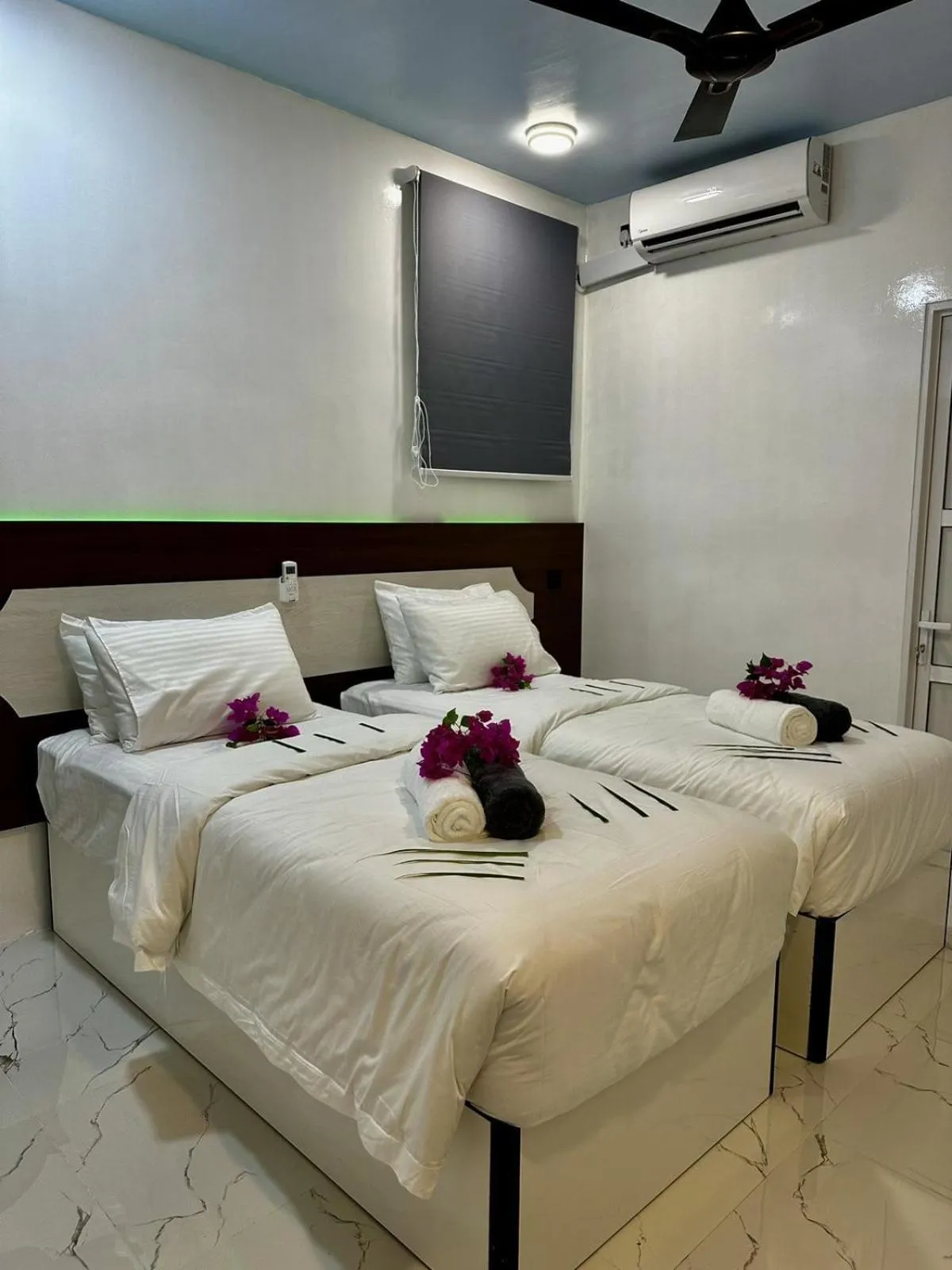 Bed in Skyinn omadhoo