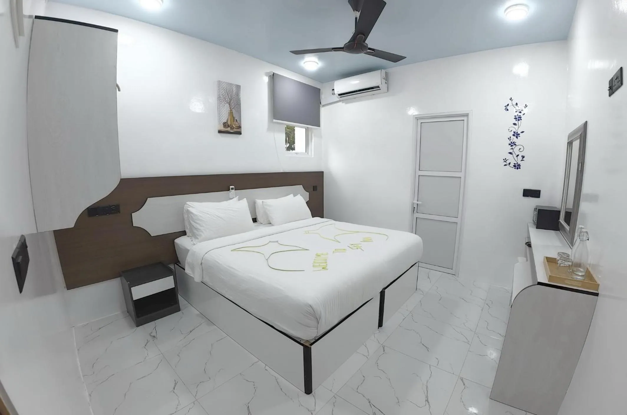 Bed in Skyinn omadhoo