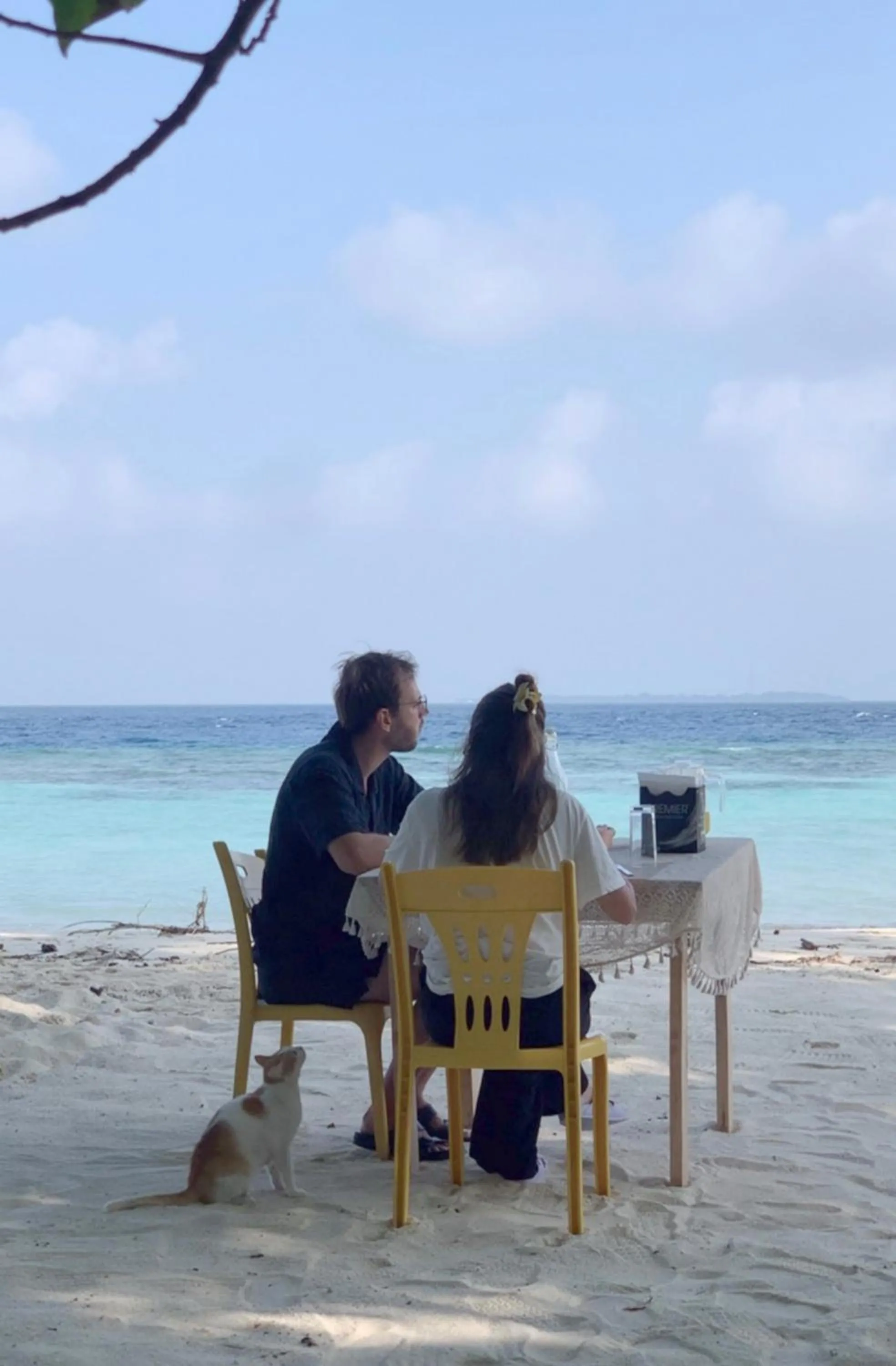 Day in Skyinn omadhoo