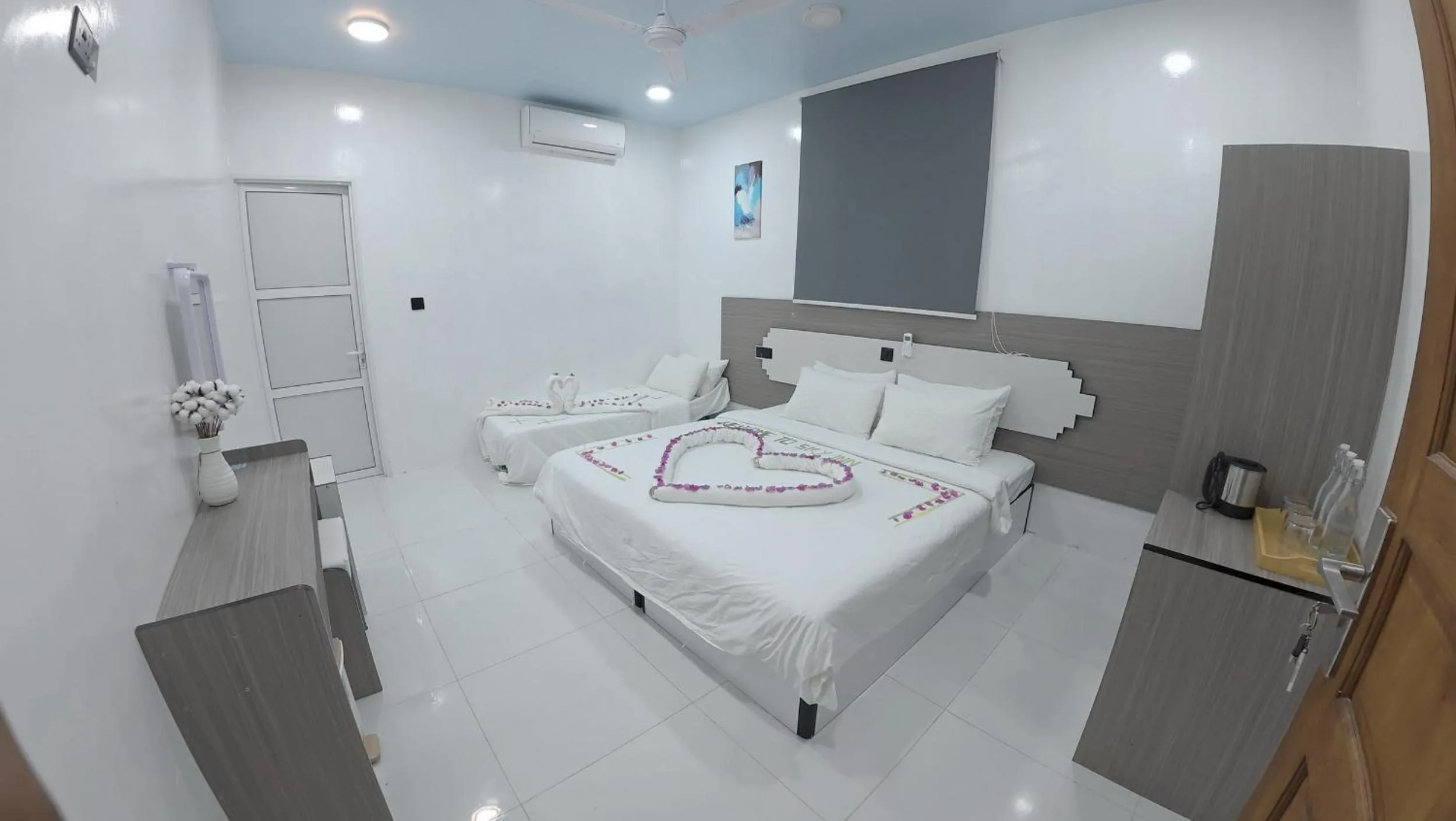 Bed in Skyinn omadhoo