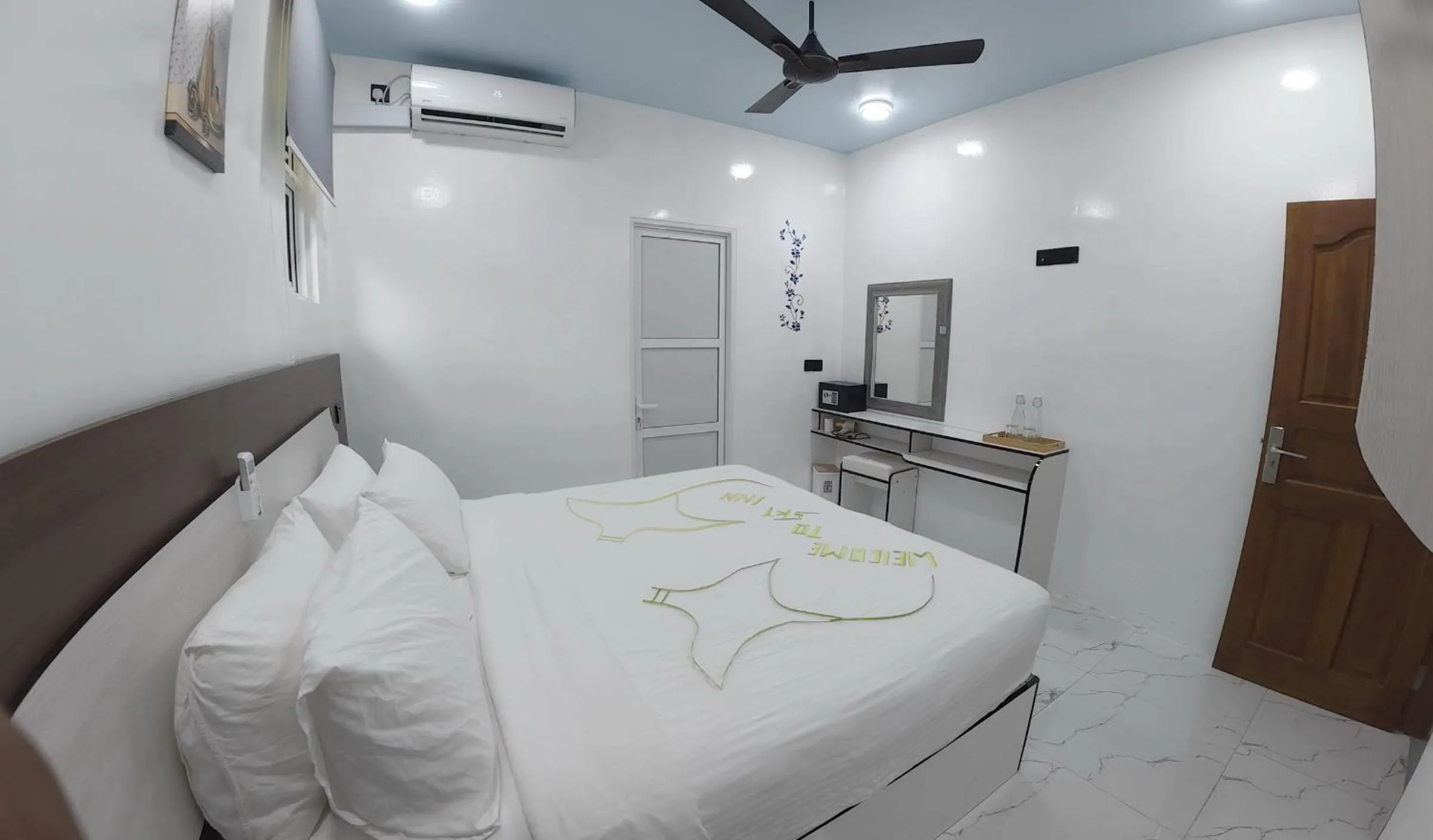 Bed in Skyinn omadhoo