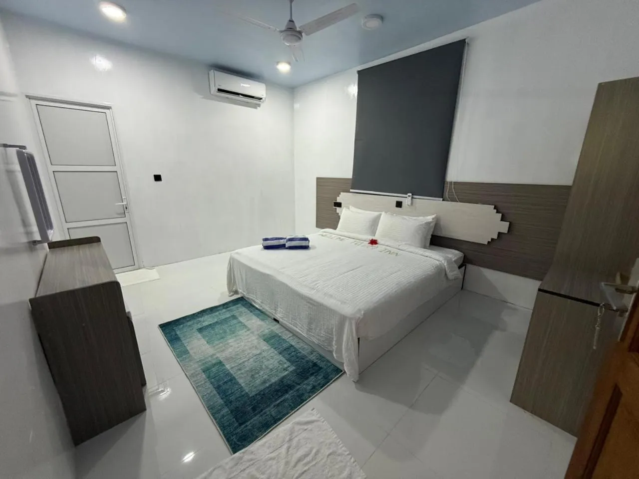 Photo of the whole room, Bed in Skyinn omadhoo
