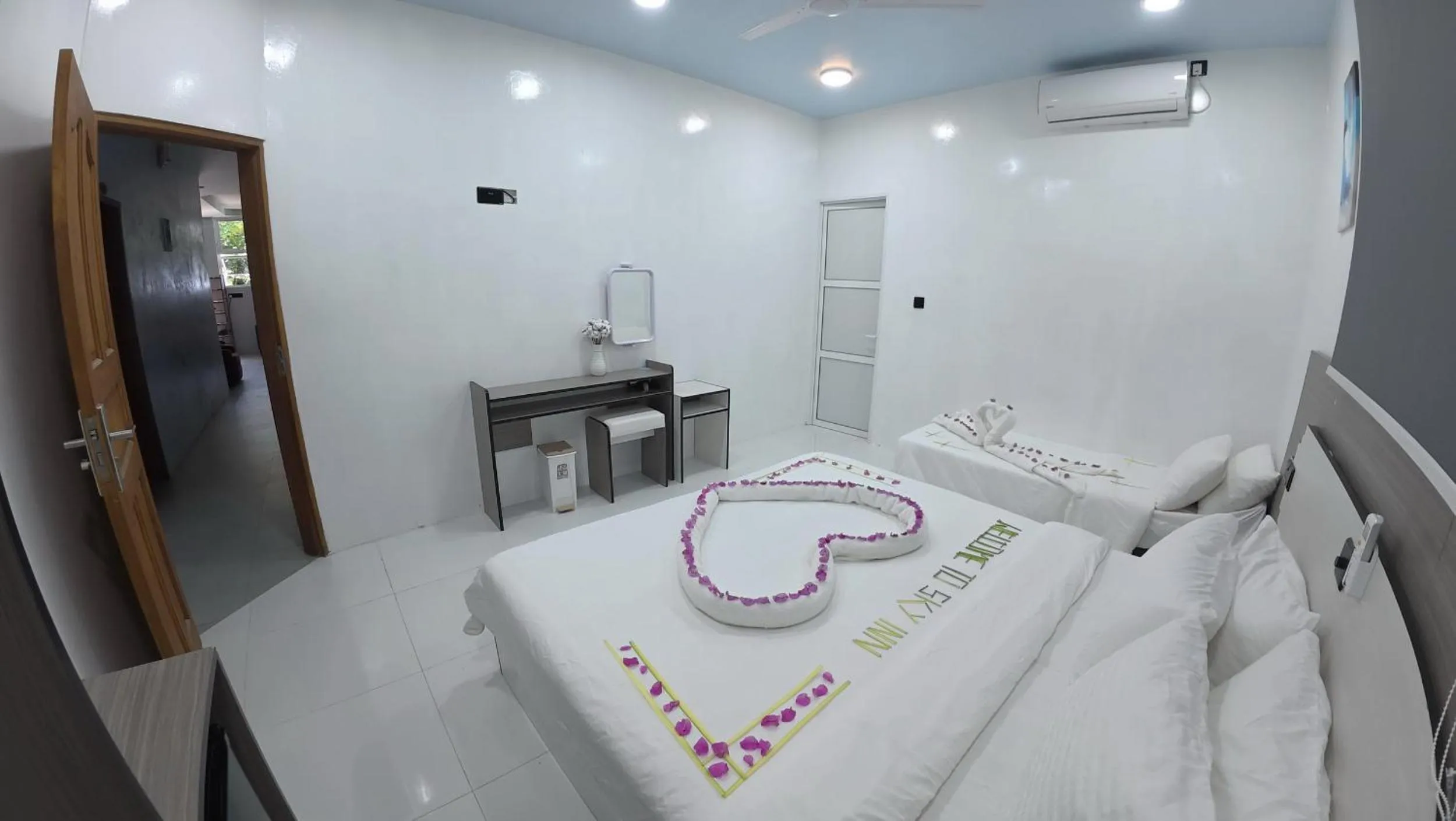 Bed in Skyinn omadhoo