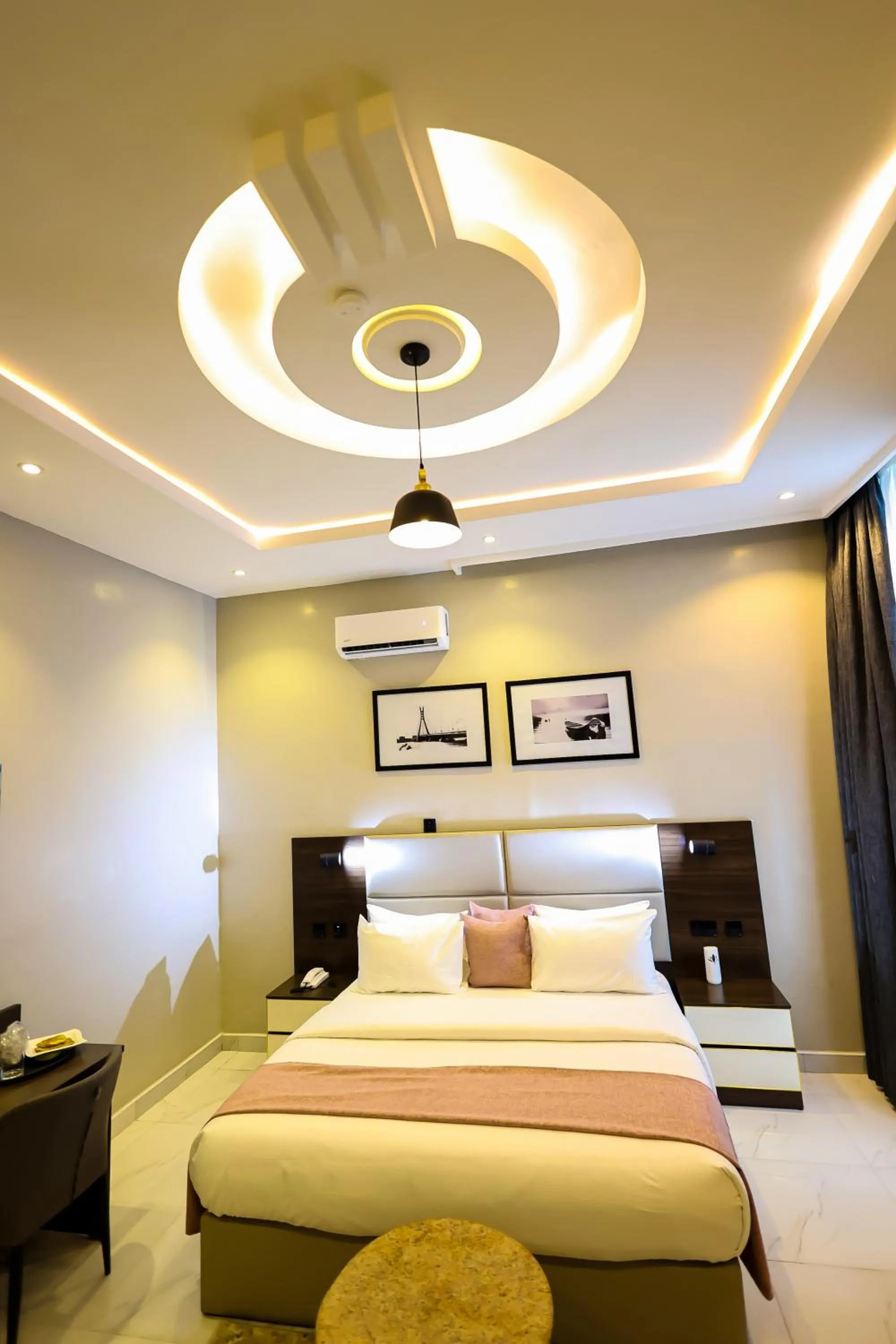 Photo of the whole room, Bed in Ringruby Hotel, Eso Close