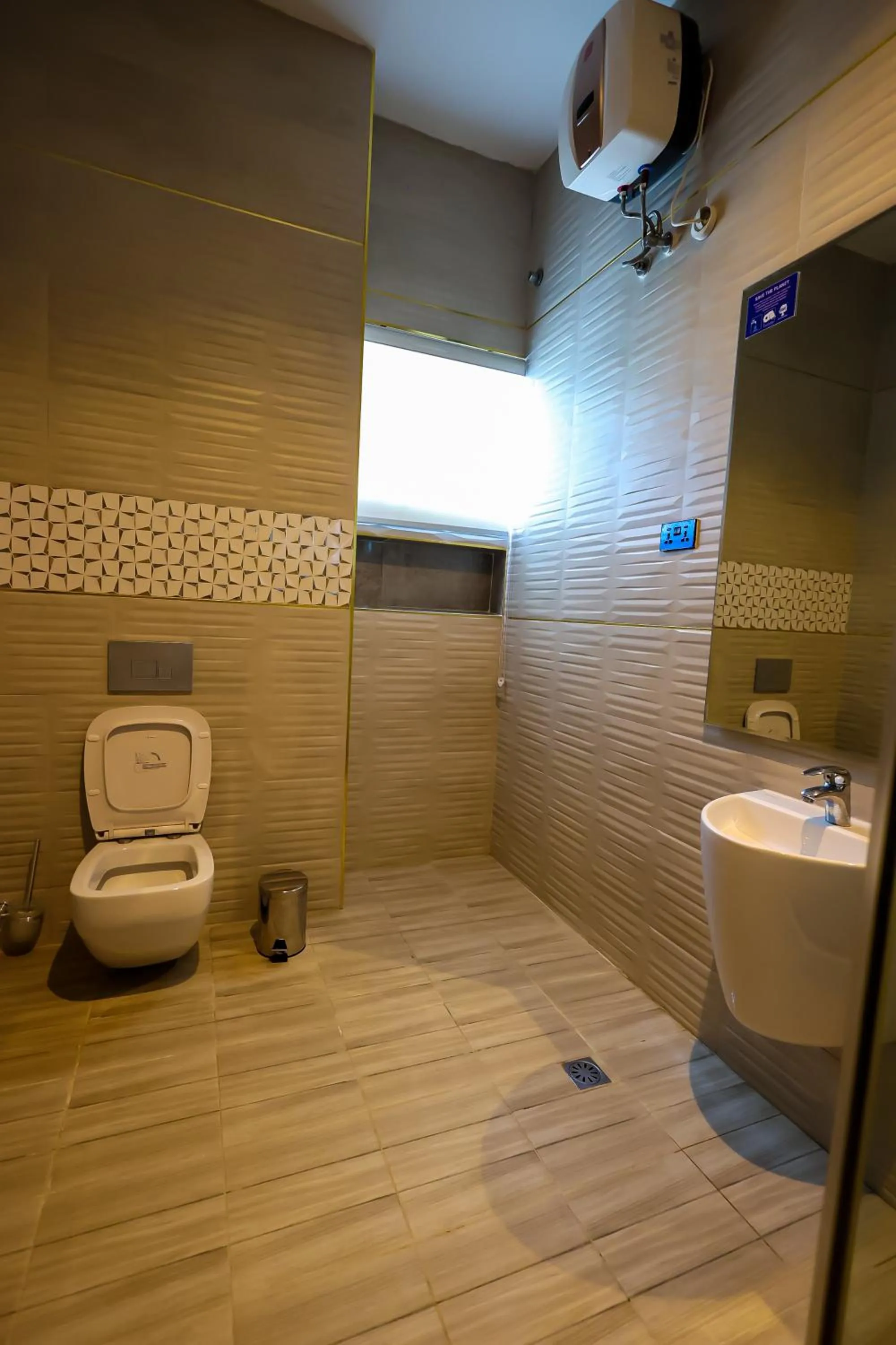 Toilet in Ringruby Hotel, Eso Close