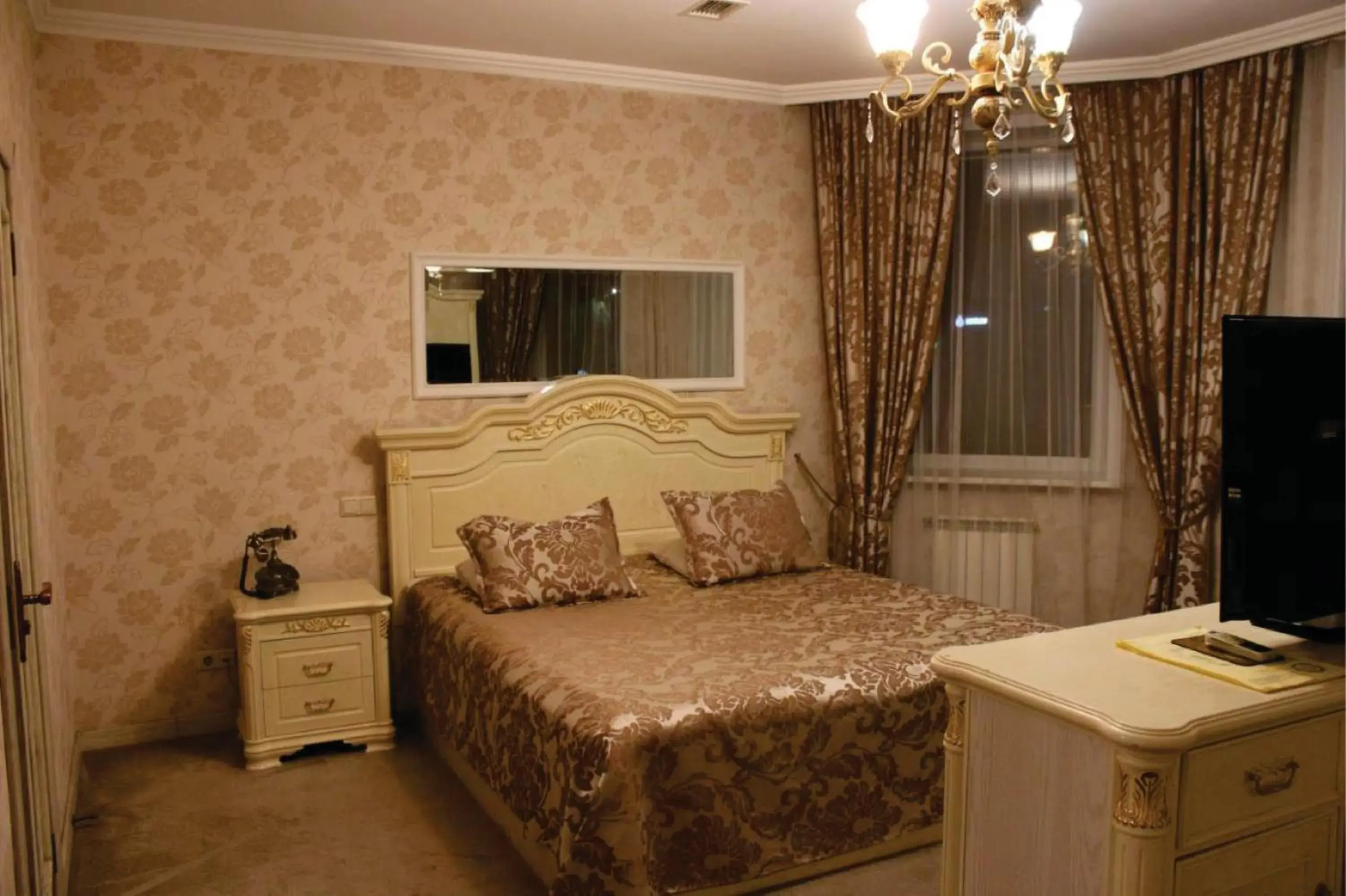 Deluxe Double Room in Vintage Boutique Hotel Deluxe Double Room in Vintage Boutique Hotel