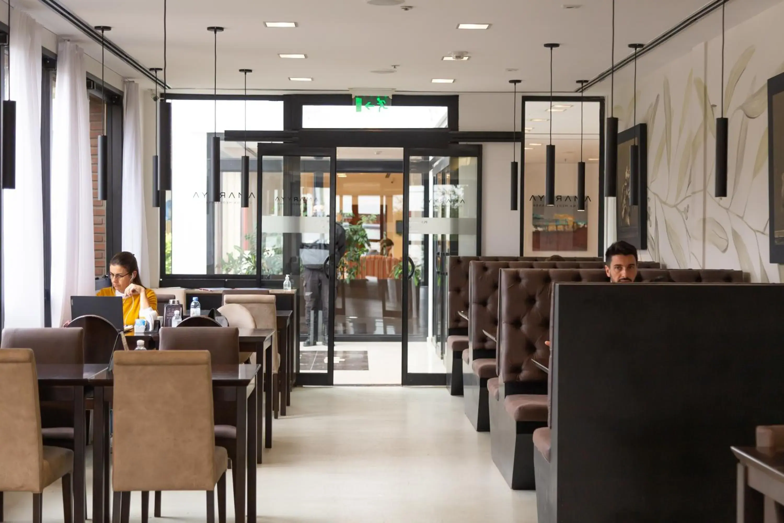 Restaurant/places to eat in Neper Hotel Restaurant/places to eat in Neper Hotel