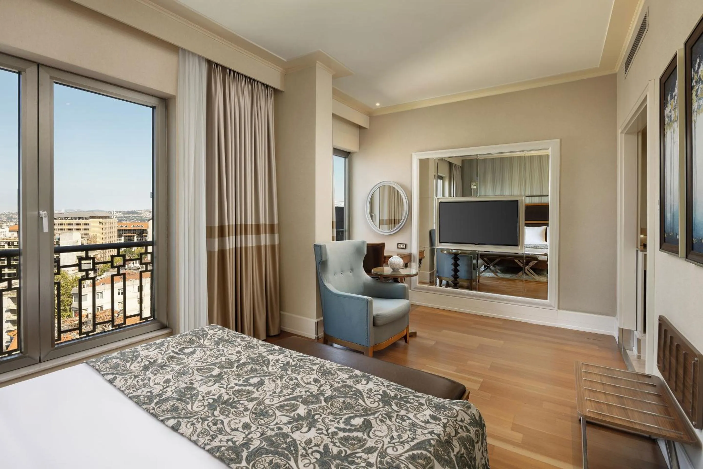 View (from property/room), Bed in Titanic City Taksim