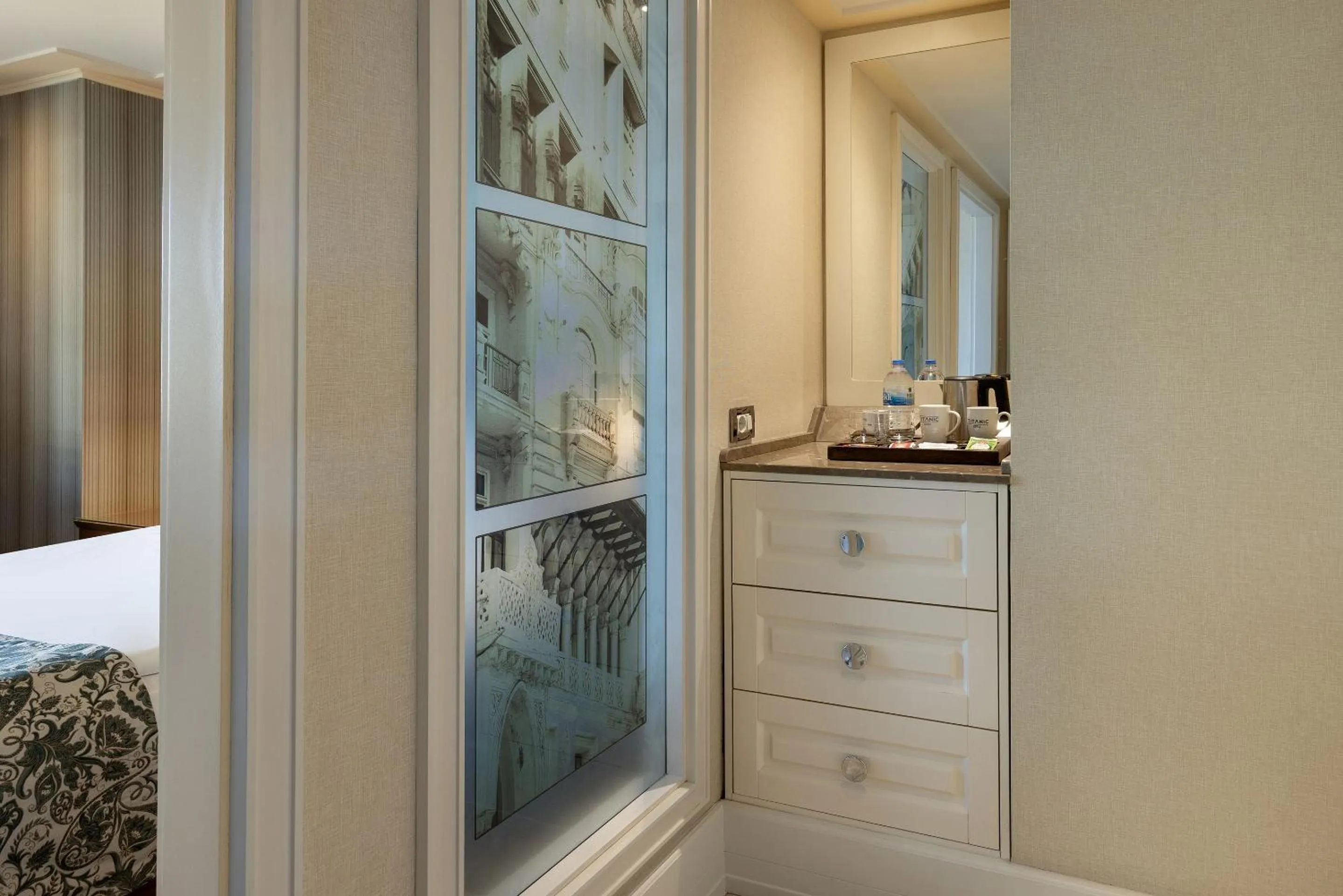 Coffee/tea facilities, Bed in Titanic City Taksim