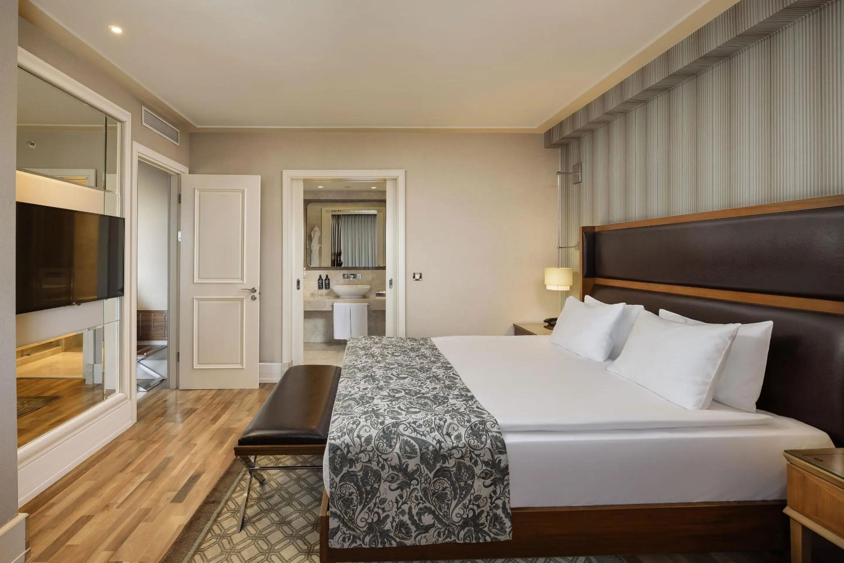 Bed in Titanic City Taksim