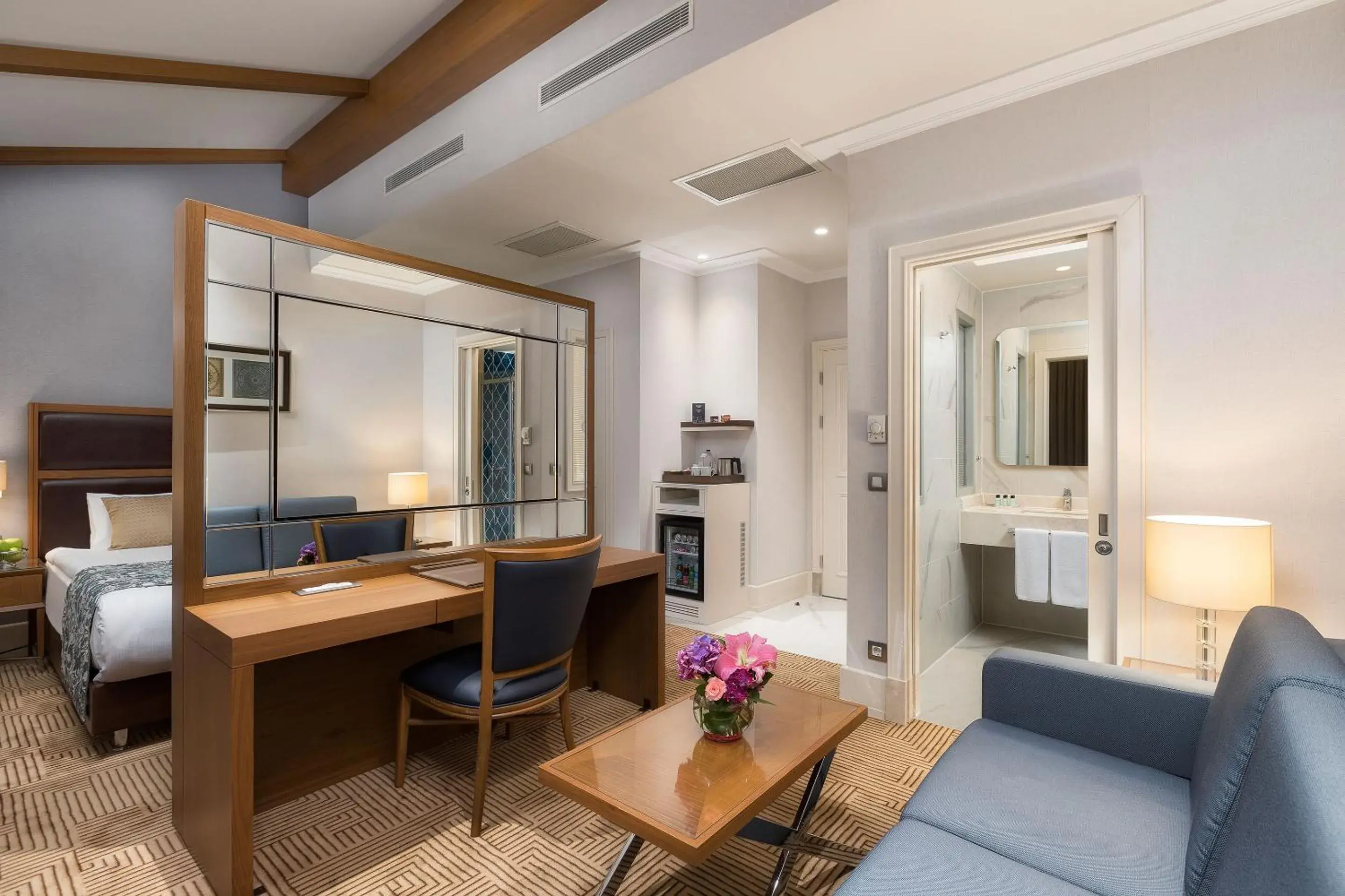 TV and multimedia, Bed in Titanic City Taksim TV and multimedia, Bed in Titanic City Taksim