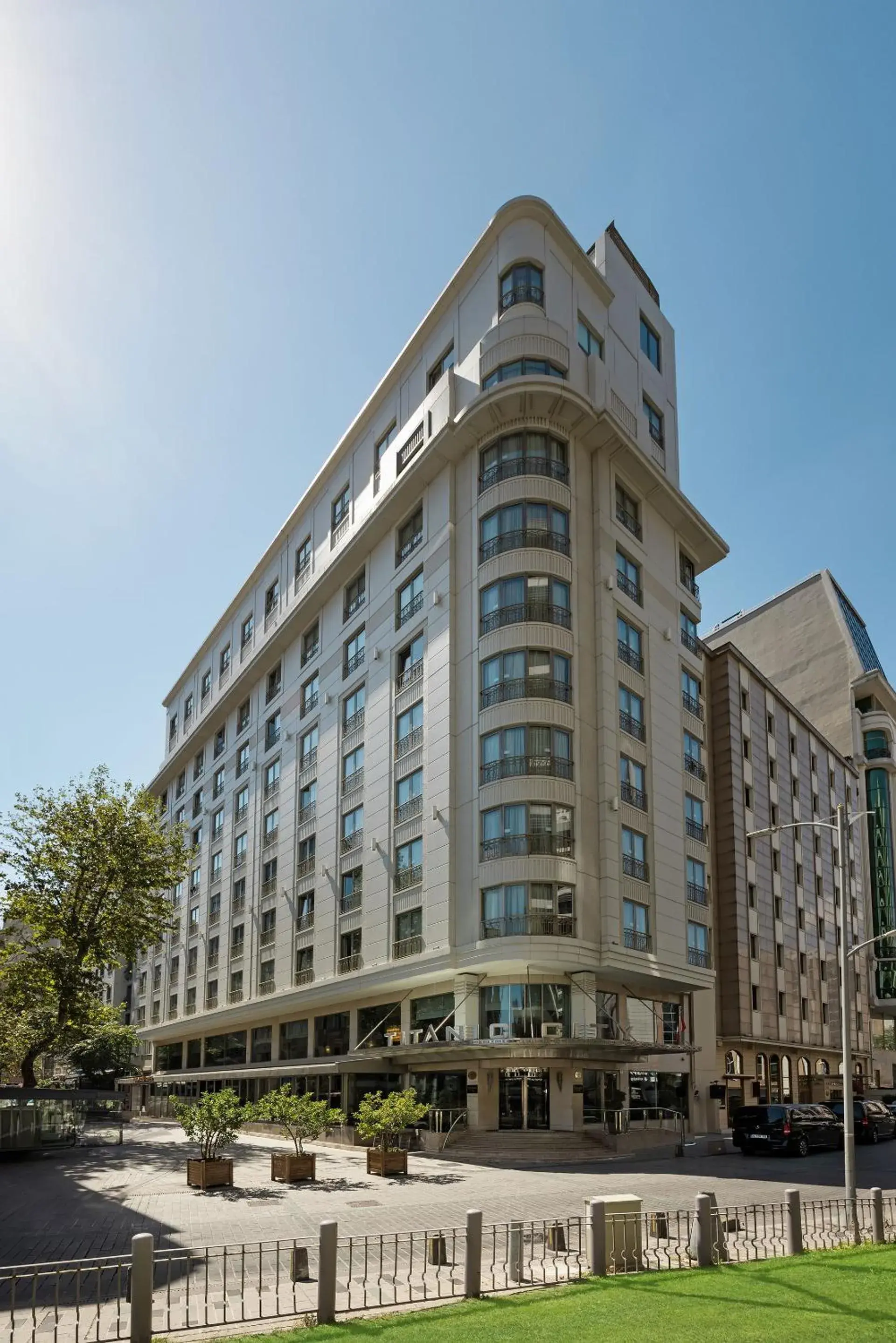 Property building in Titanic City Taksim Property building in Titanic City Taksim