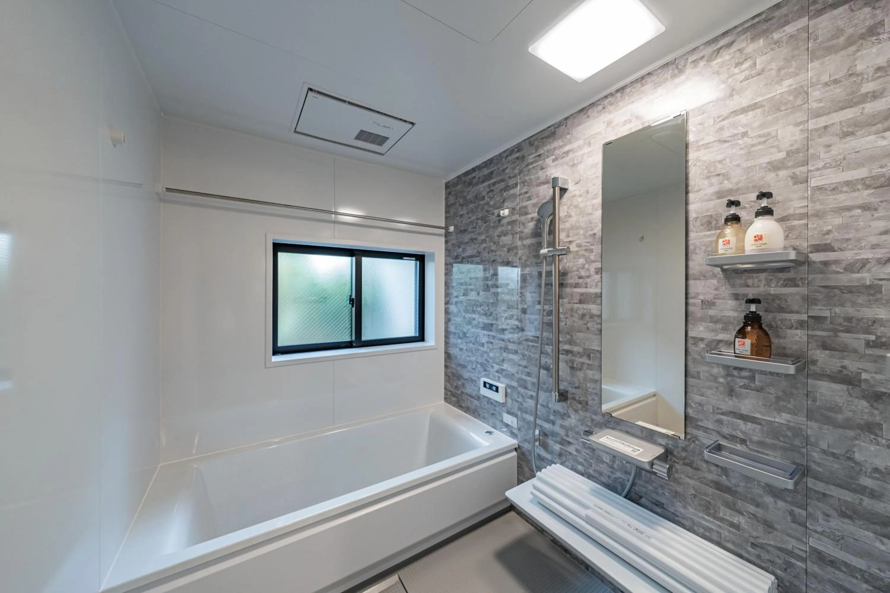 Shower in Apartment Hotel 11 Villa Hanazonocho