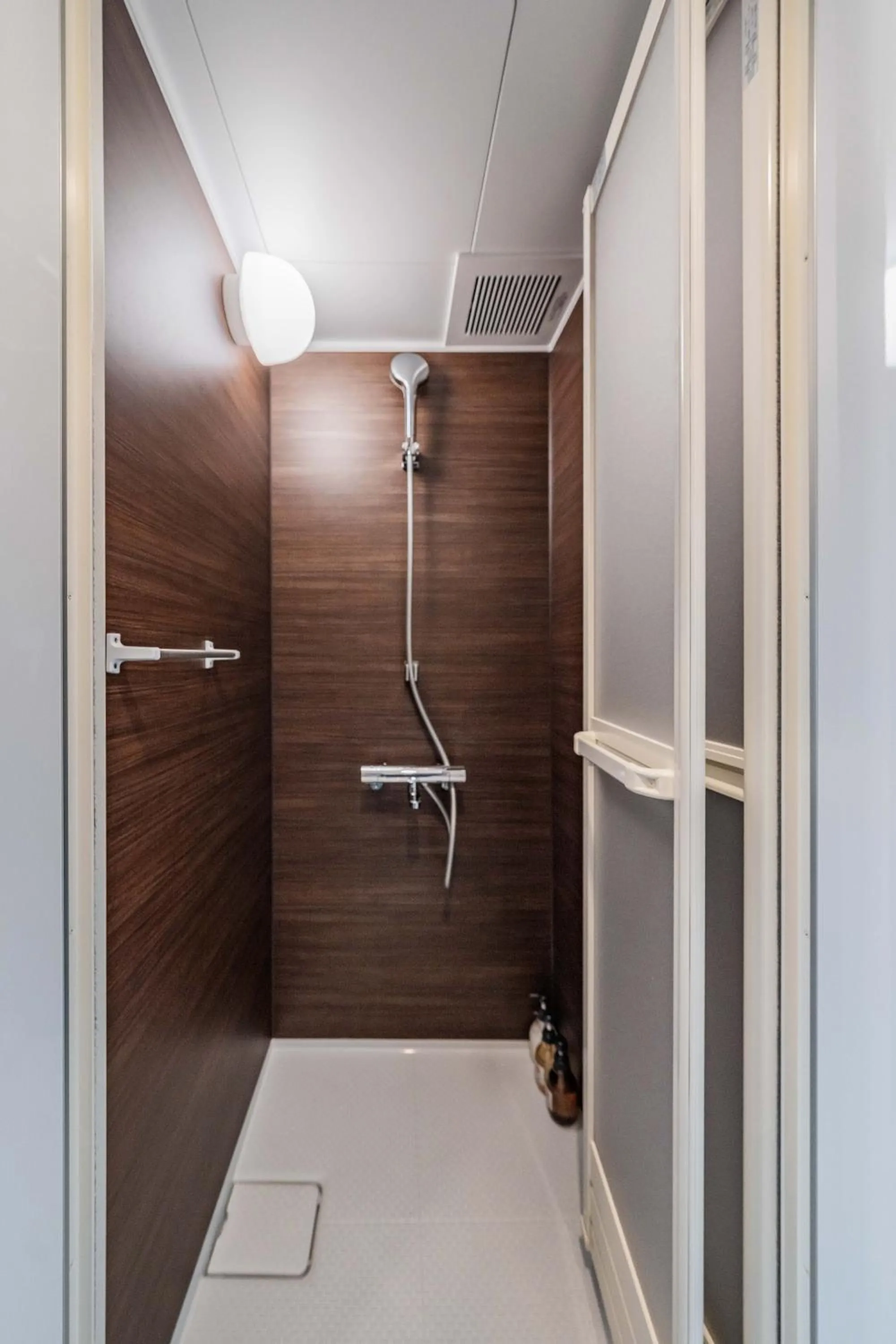 Shower in Apartment Hotel 11 Villa Hanazonocho