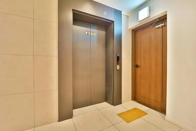 Suwon Brown Dot Suwon Ingyegyo