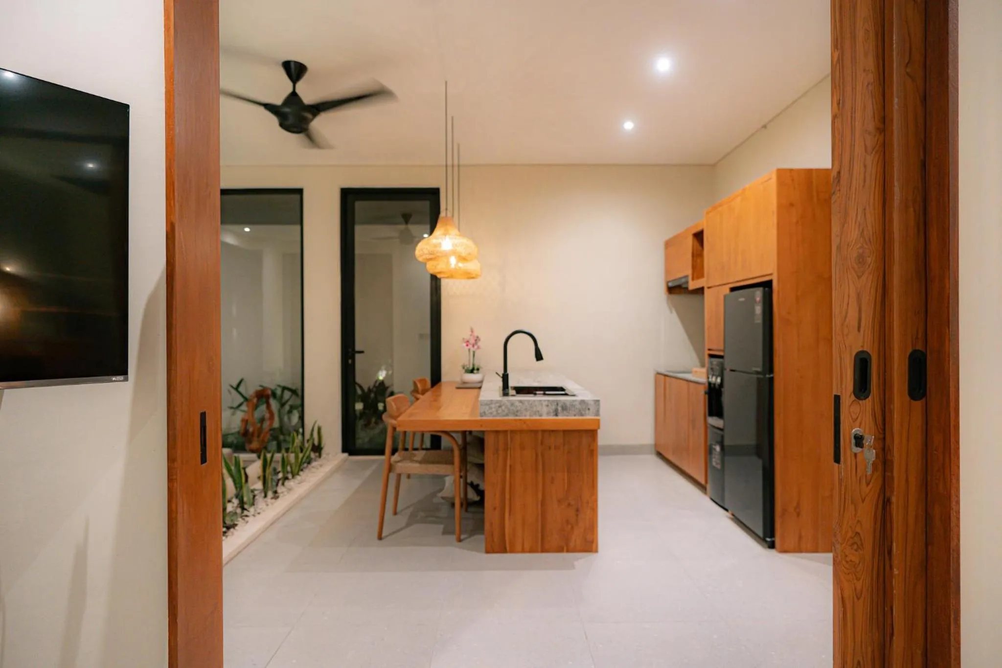 Kitchen or kitchenette in Villa Manna Ubud