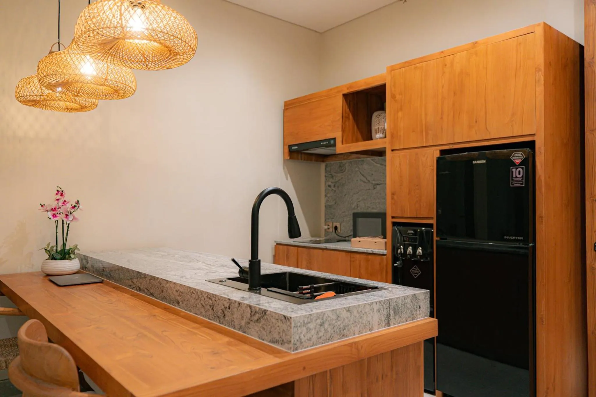 Kitchen or kitchenette in Villa Manna Ubud