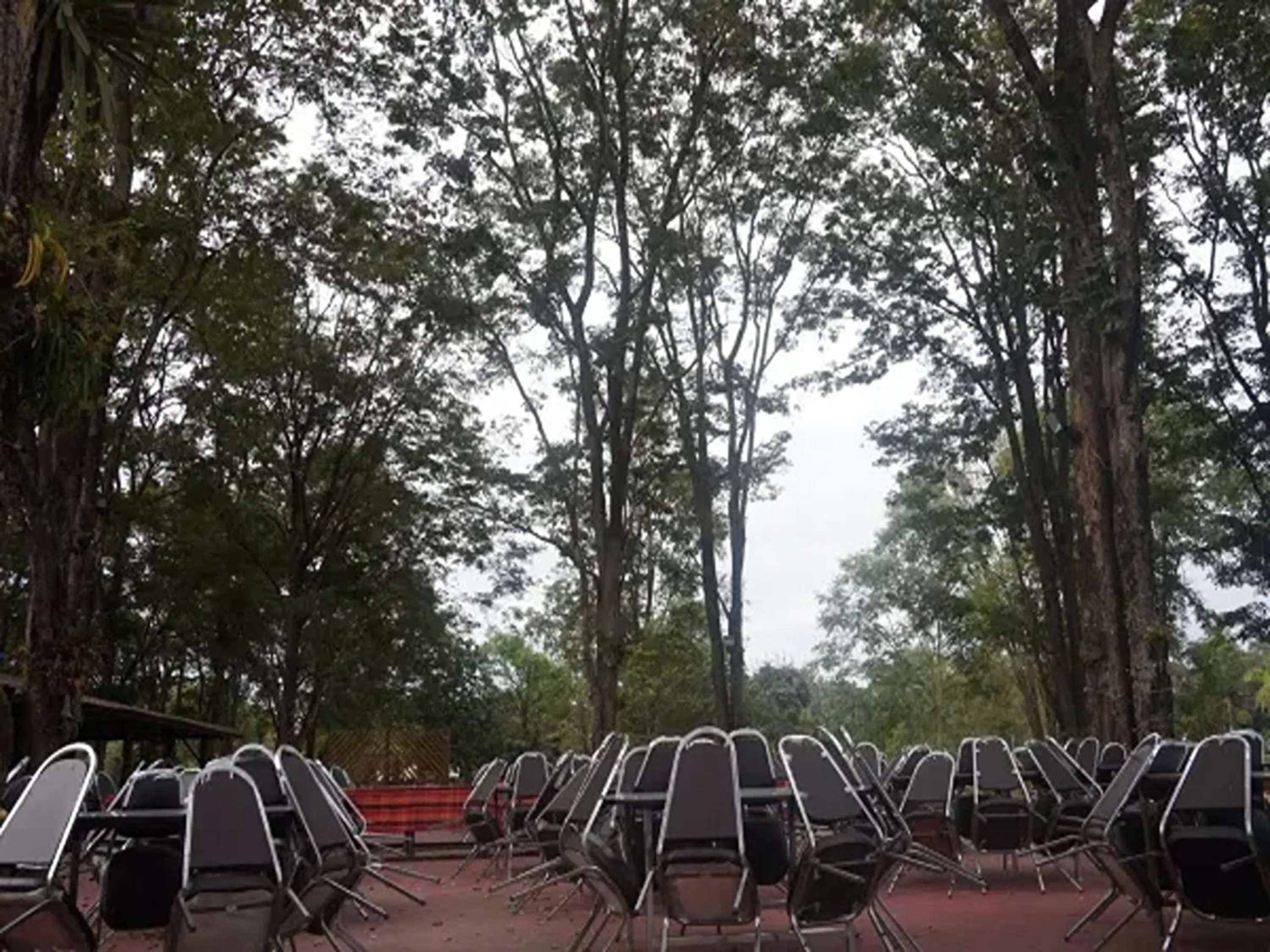 Restaurant/places to eat in Fahluang Resort