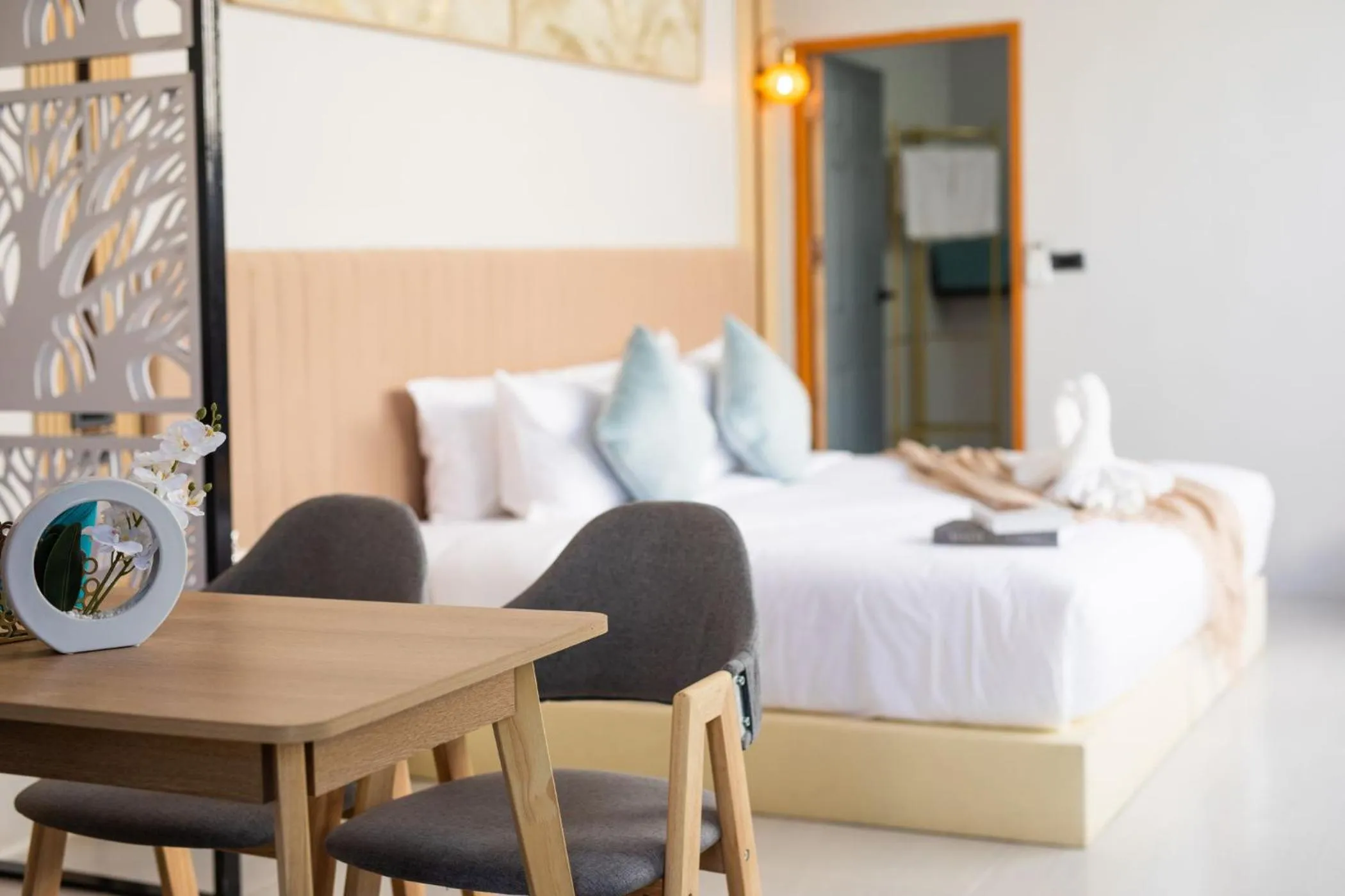 Bed in Best Time Pool Suites