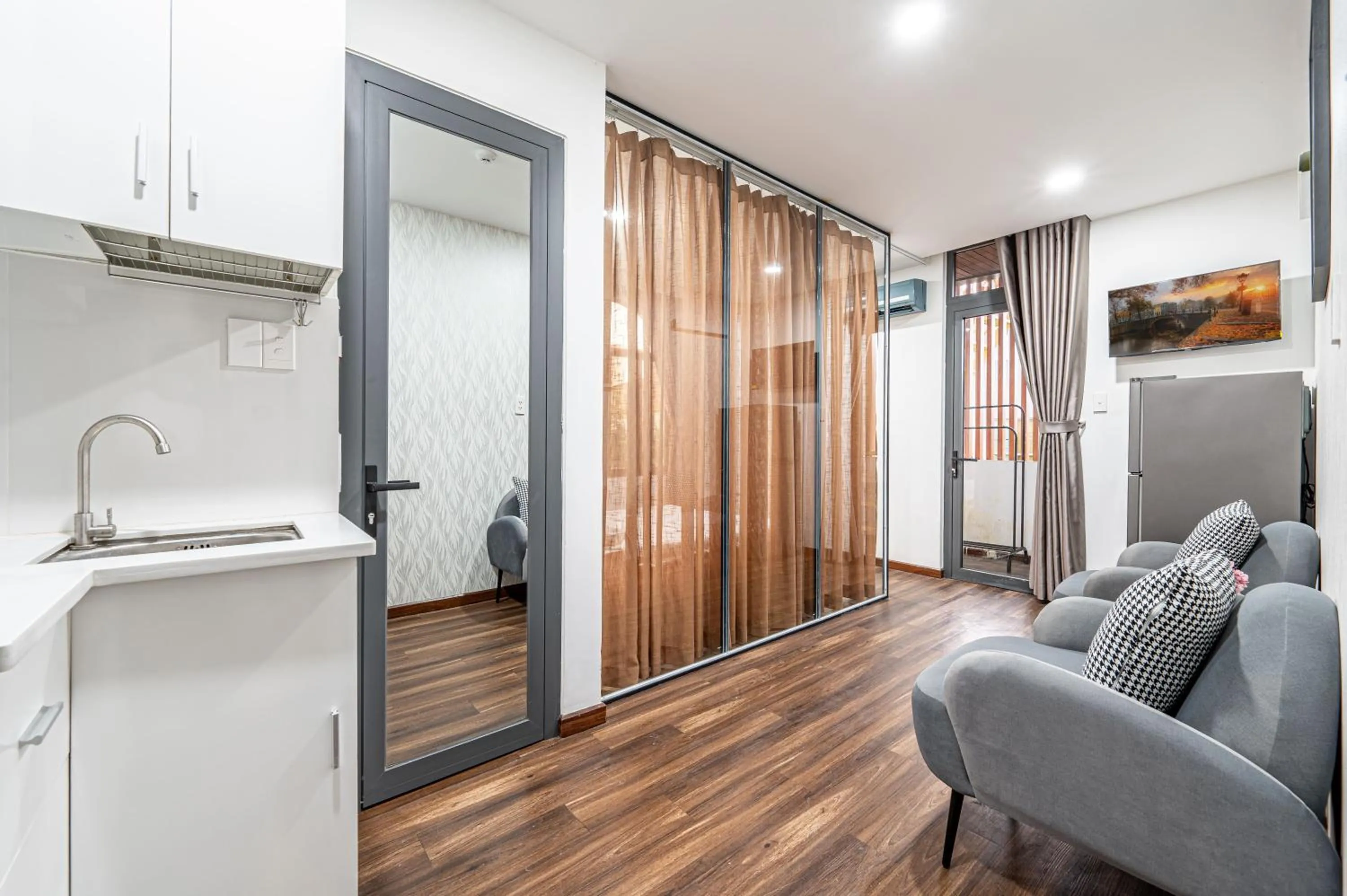 Kitchen or kitchenette in Lotus Lalala Inn Hotel