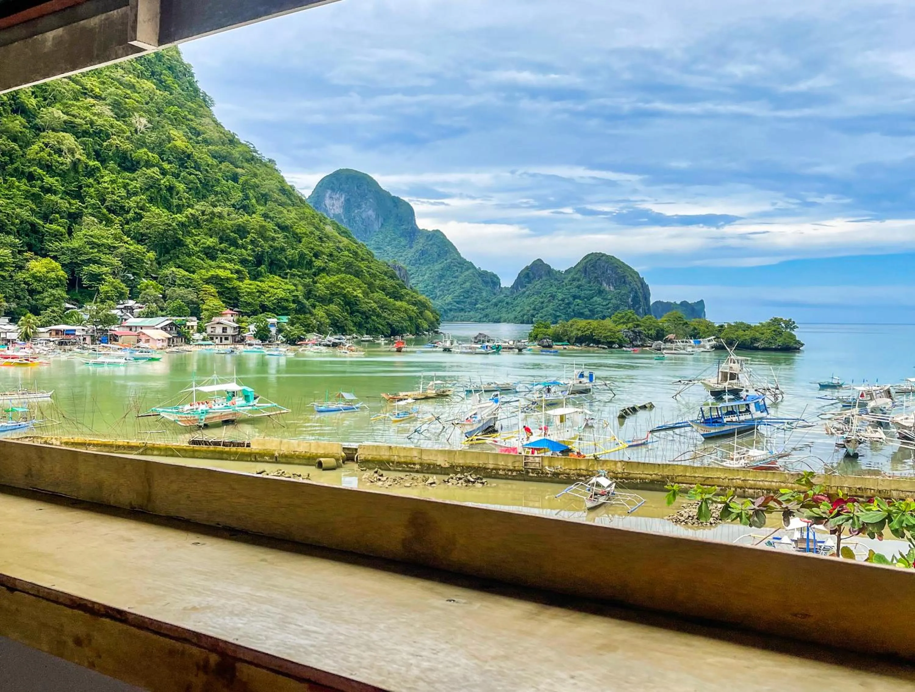 Amos Portside Inn El Nido