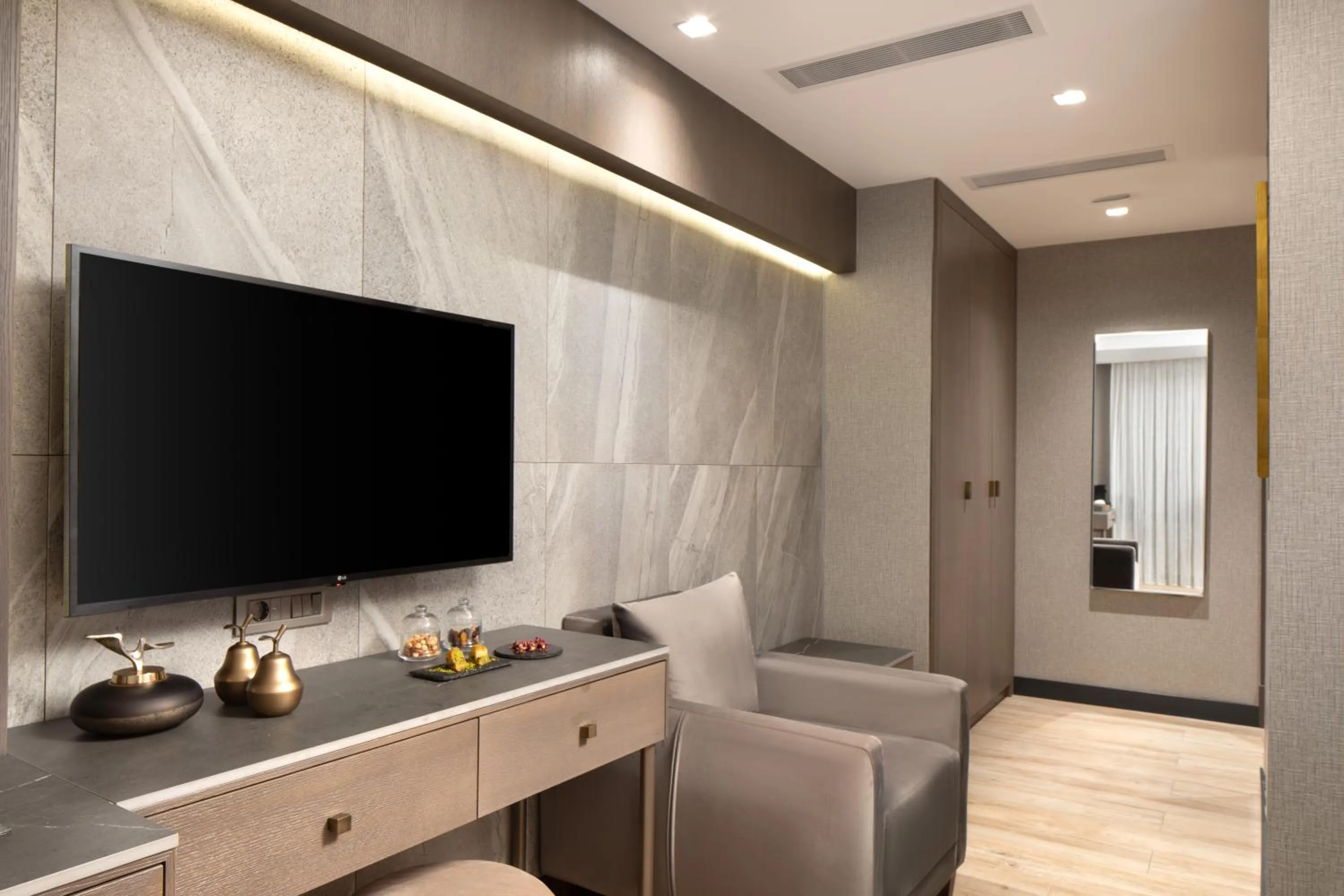 TV and multimedia in Me by Mula